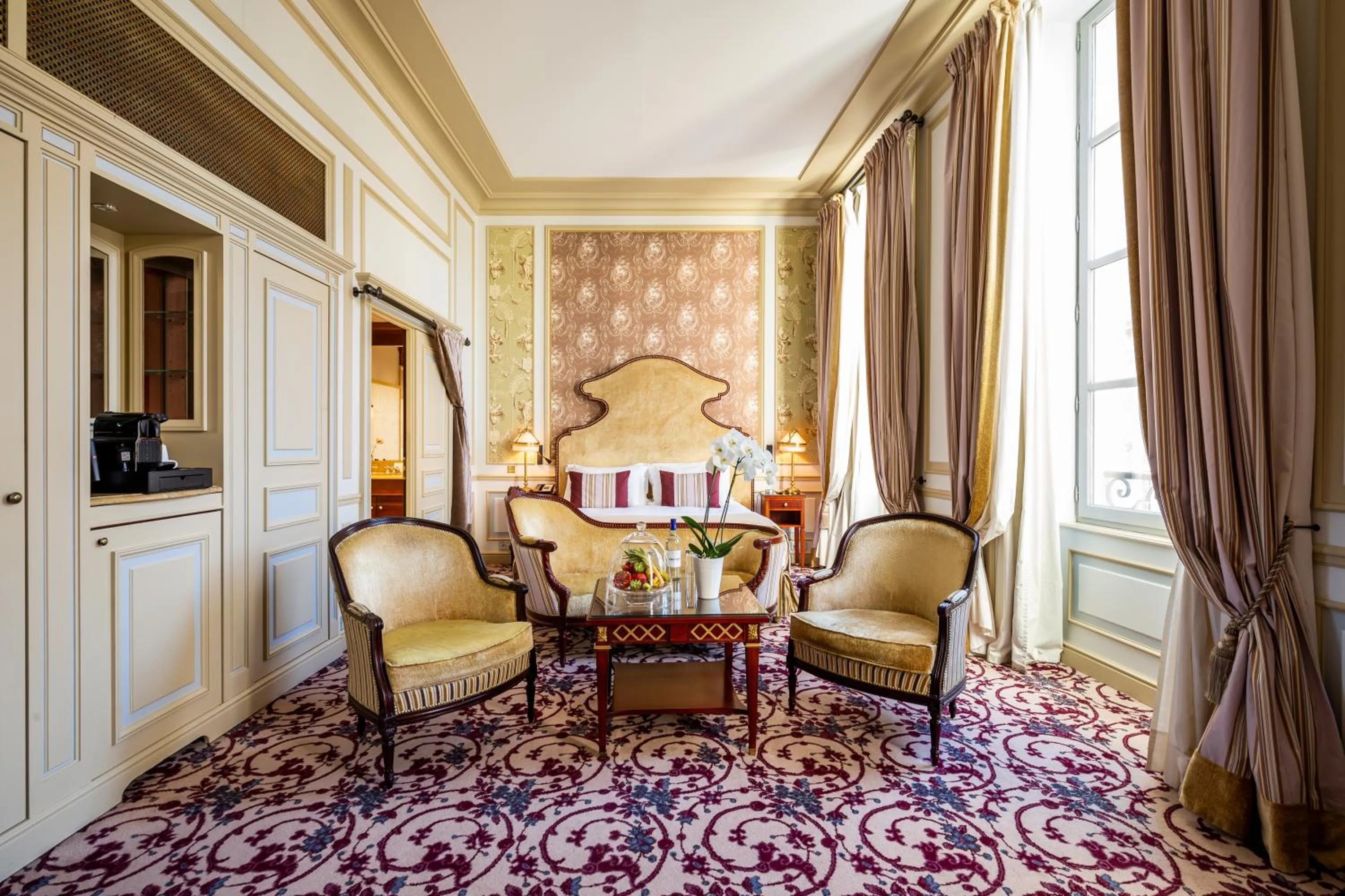 Junior King Suite in InterContinental Bordeaux Le Grand Hotel by IHG