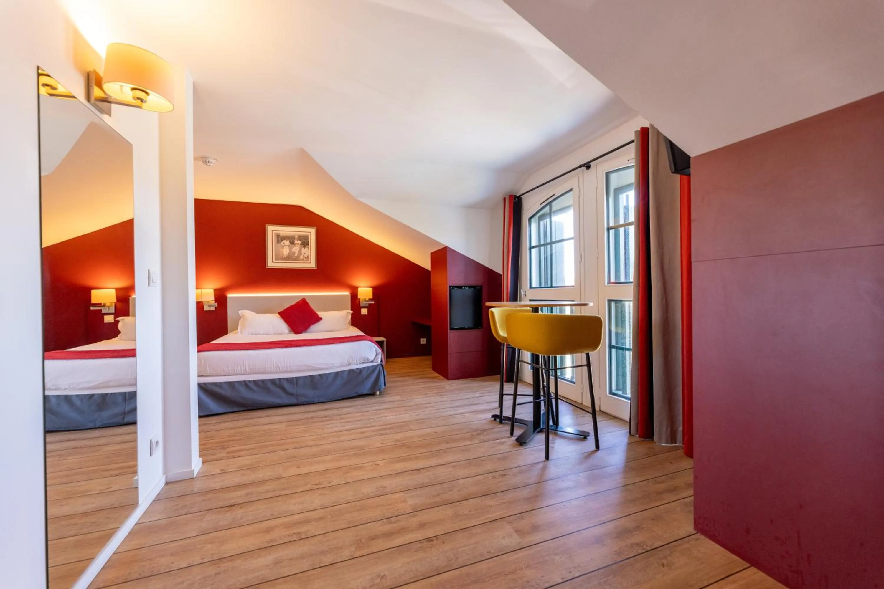 Classic Family Room with Sofa Bed in Hotel Donibane Saint-Jean-de-Luz