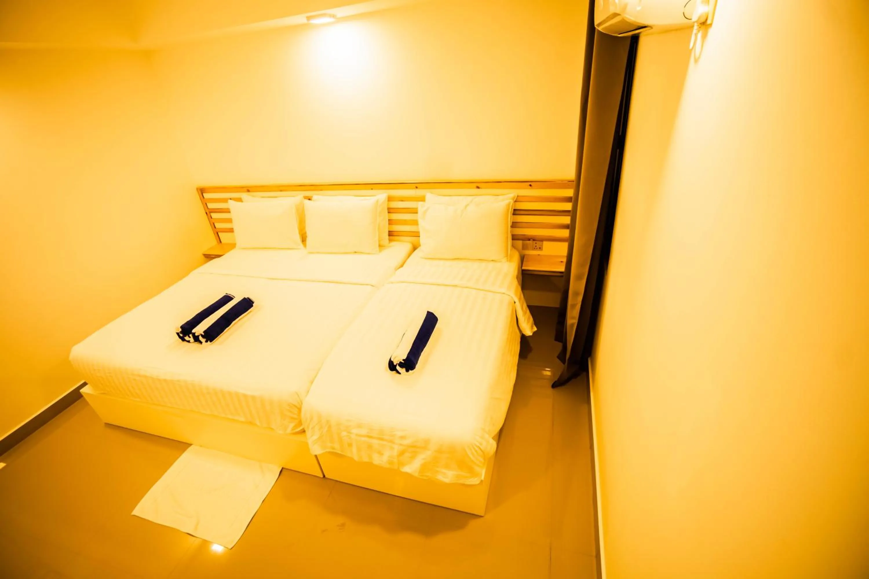 Deluxe Triple Room in Lagoona Sunset