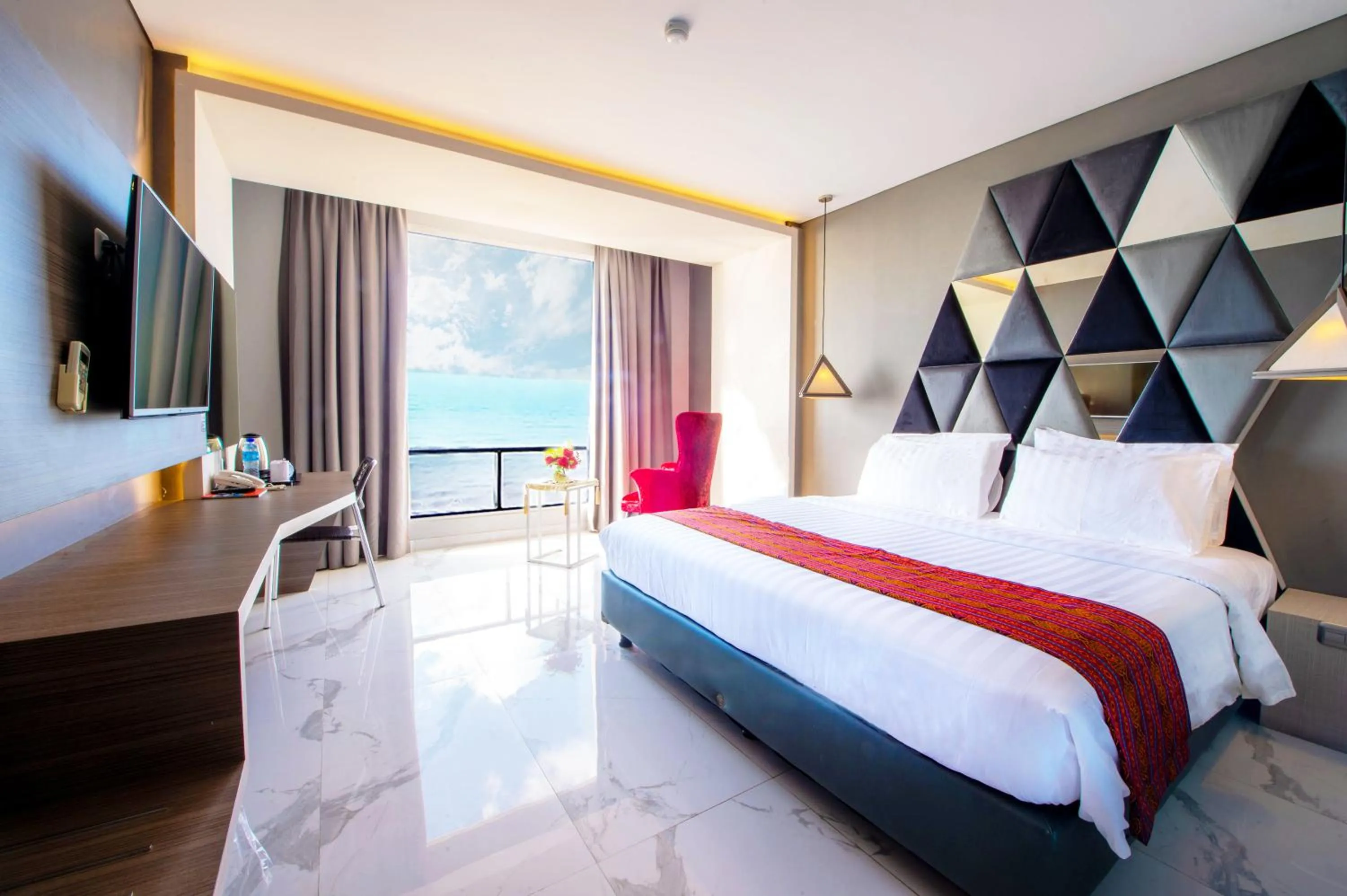 Deluxe Double Room with Sea View in Swiss-Belcourt Kupang