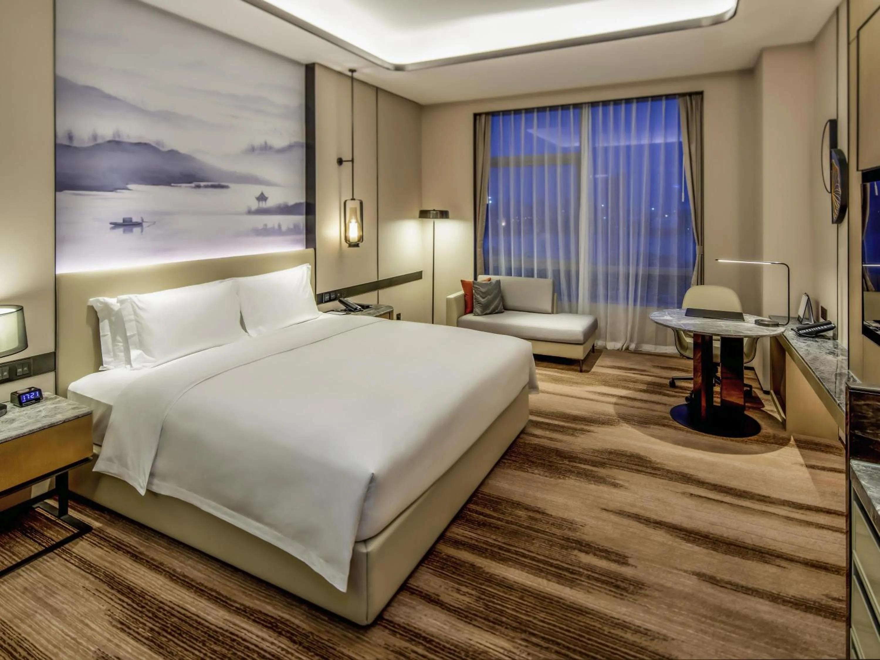Superior King Room with Lake View in Pullman Suzhou Taicang