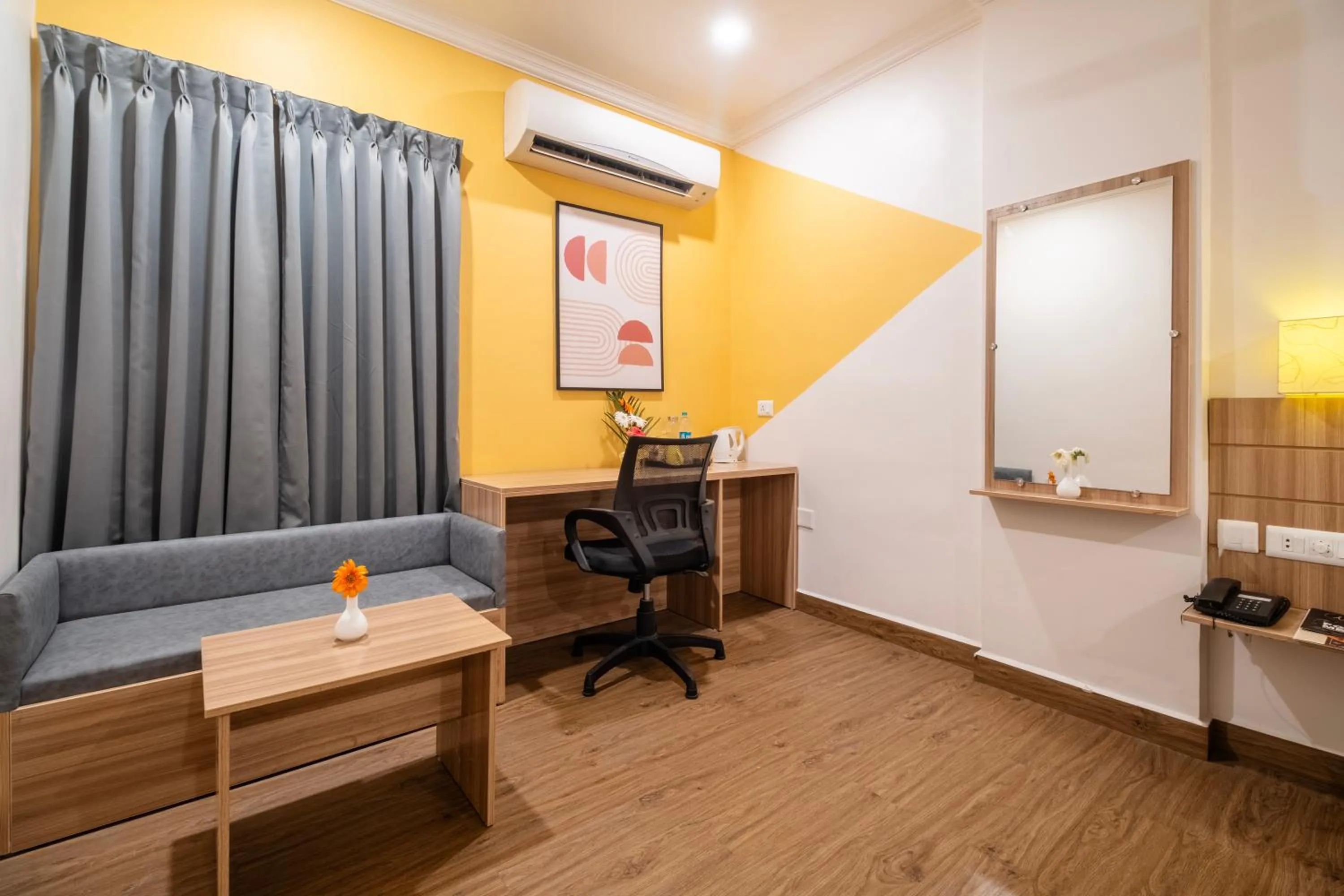 King Room in Hotel Seasons Inn