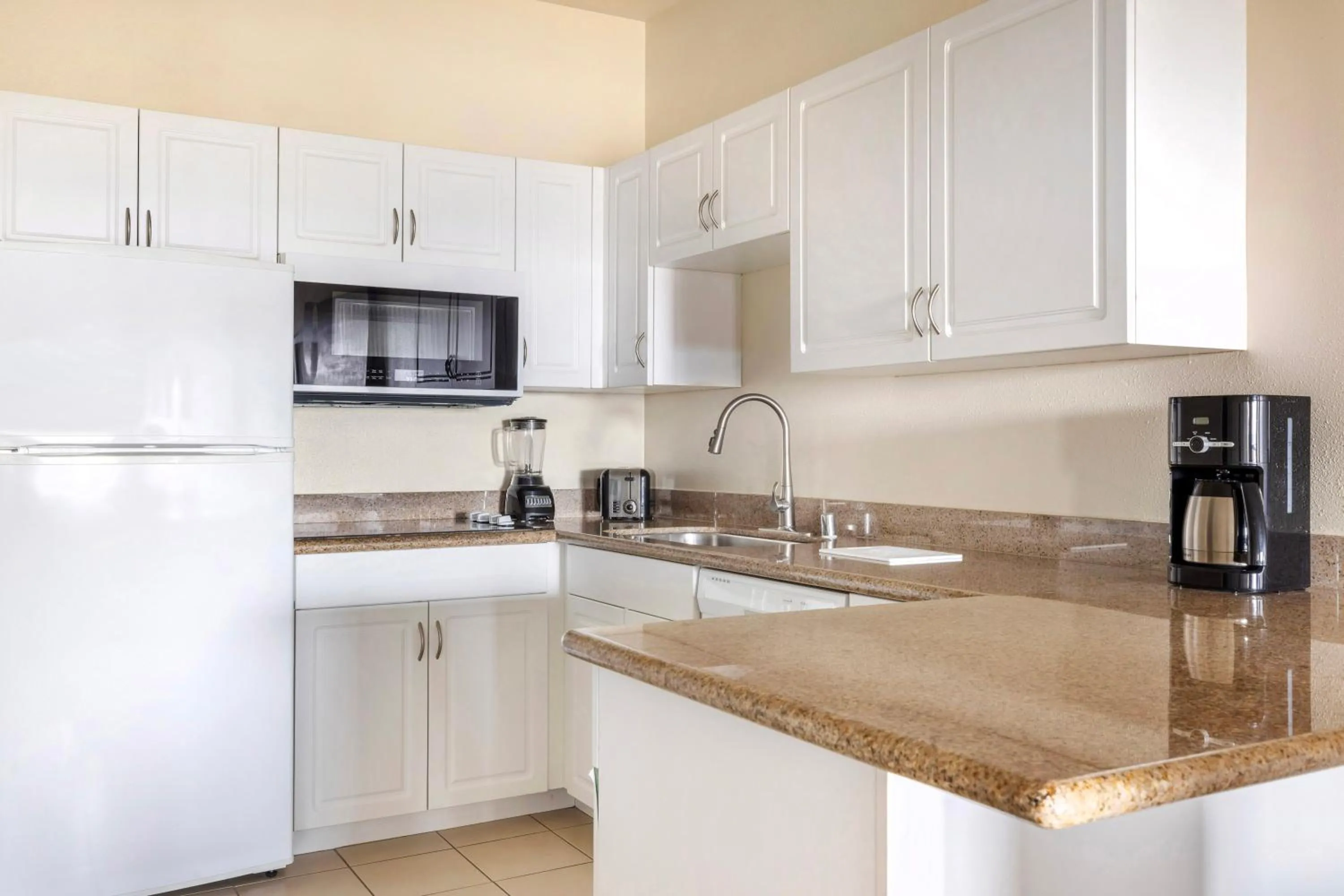 Two-Bedroom King Suite with Two Twin Beds and Ocean View in Hilton Vacation Club Riviera Beach & Shores