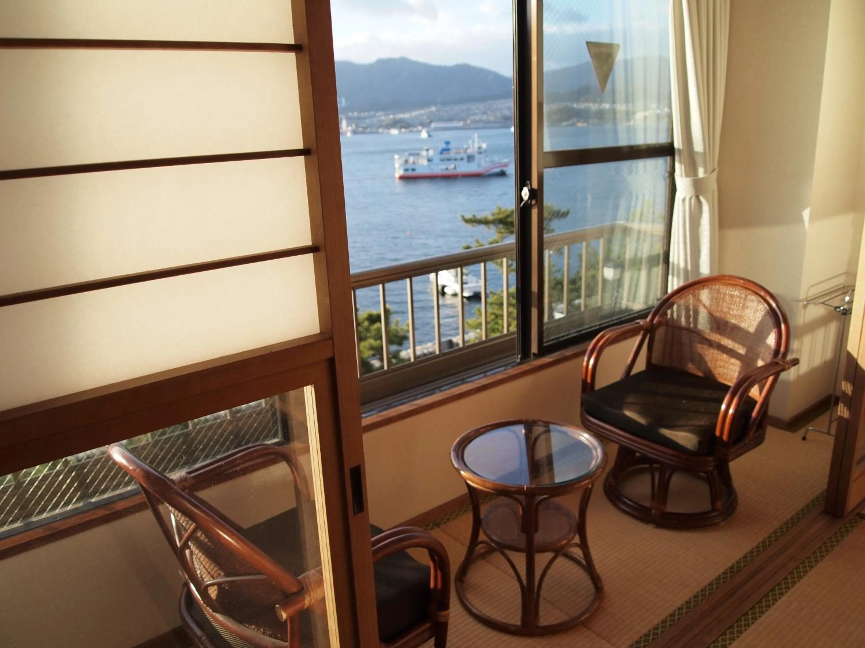 Japanese-Style Room with Sea View in Sakuraya
