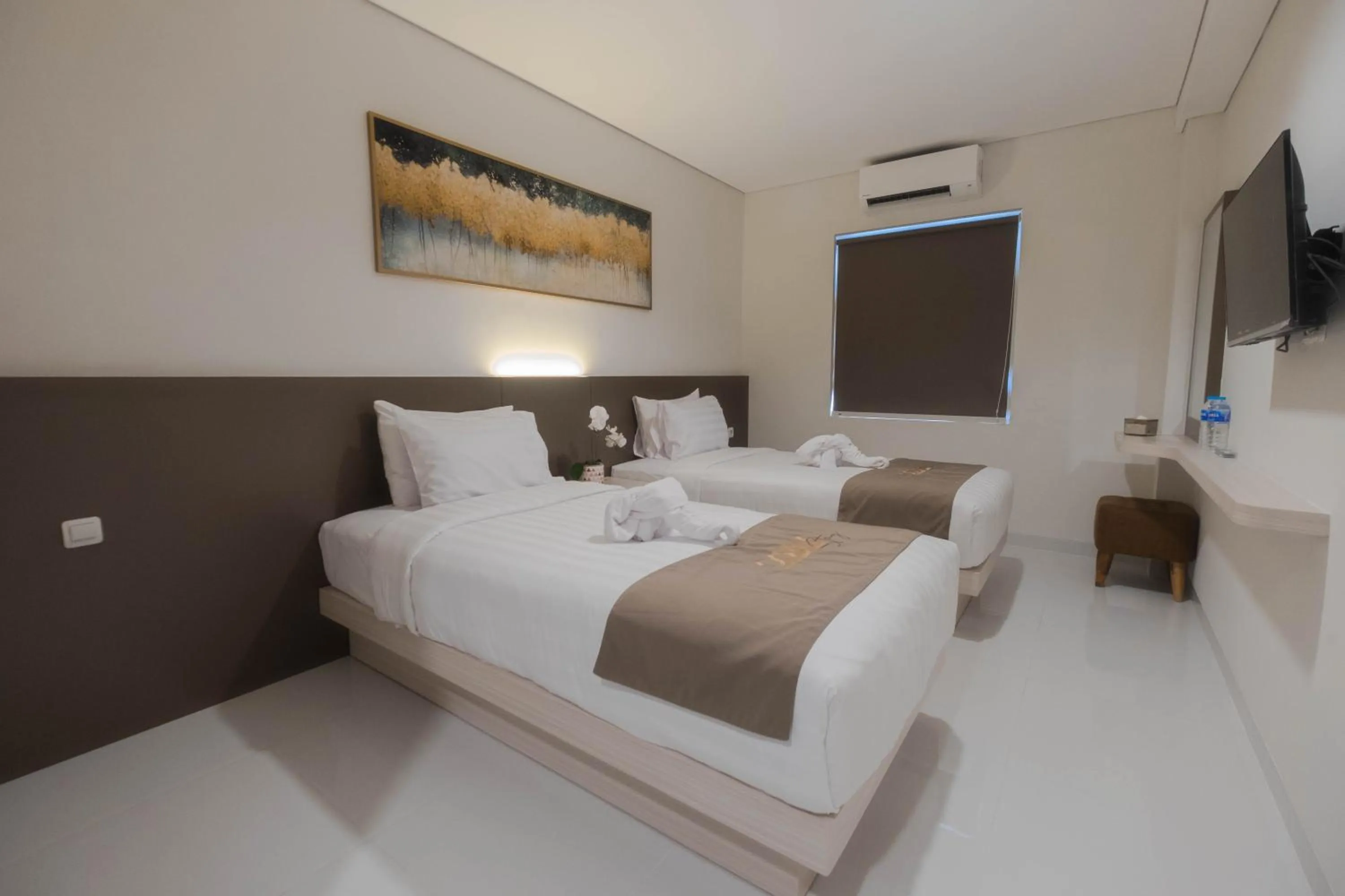 Superior Double or Twin Room in Cozzy Stay Hotel Semarang by Sinergi