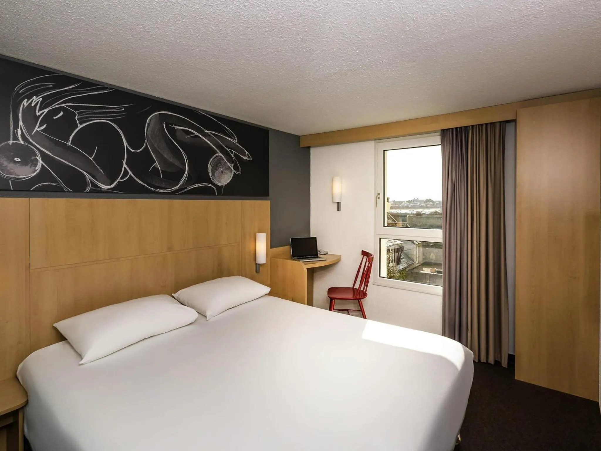 Standard Room with 1 Double Bed in Ibis Roscoff