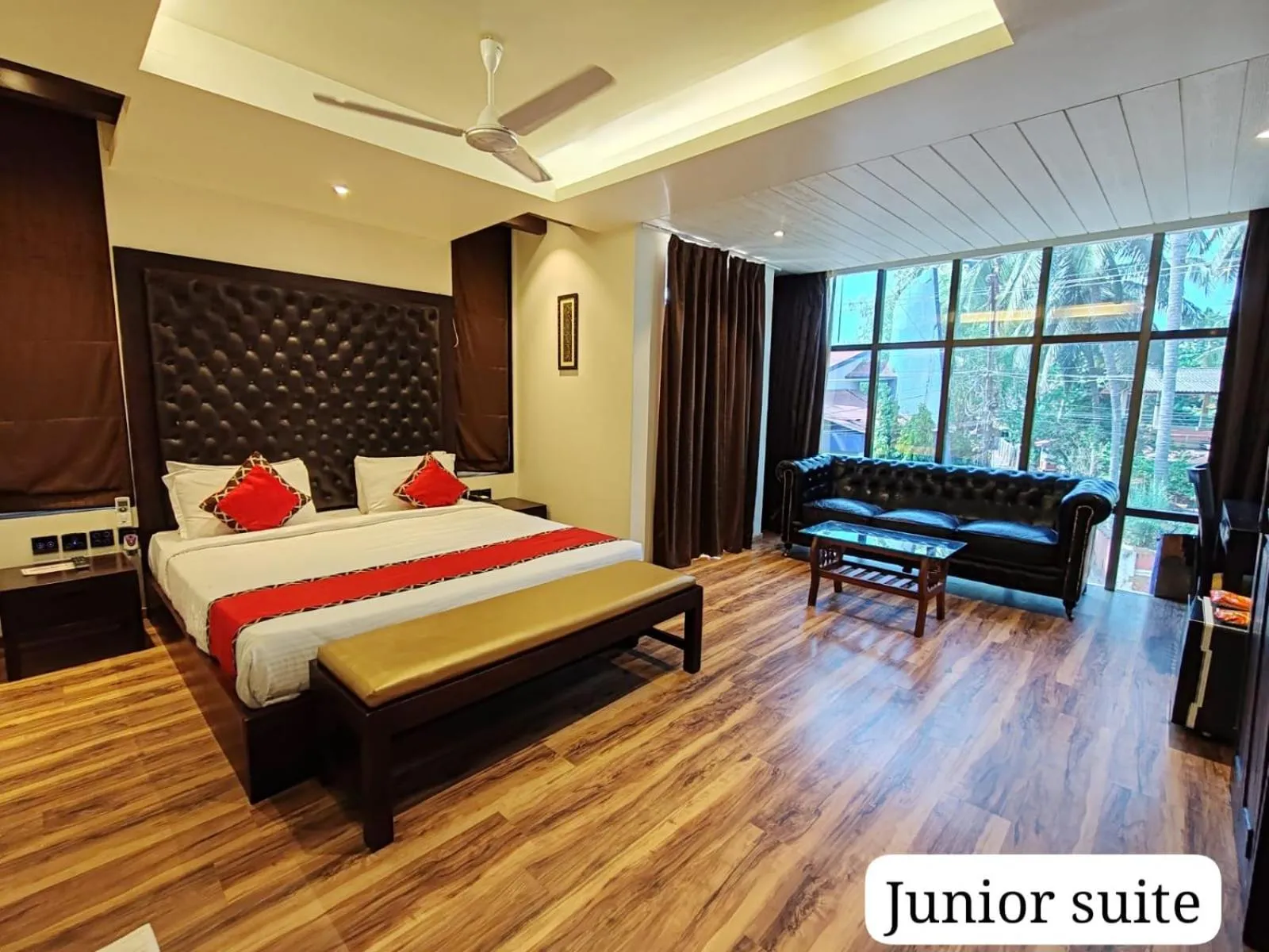 King Room with Balcony in Divan Clarks Inn Goa