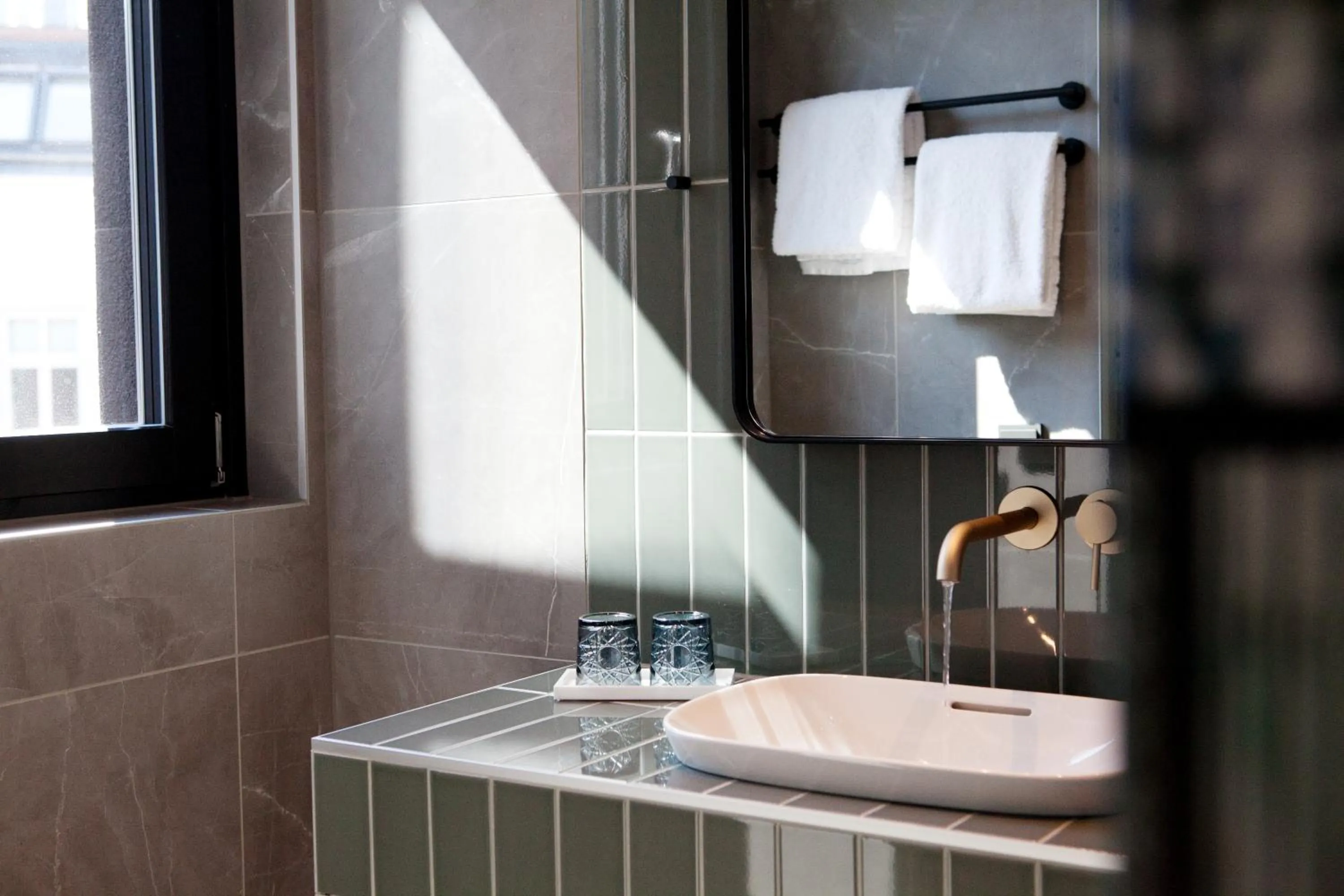 Standard Queen Room - Disability Access in Hotel Indigo Vienna - Naschmarkt by IHG