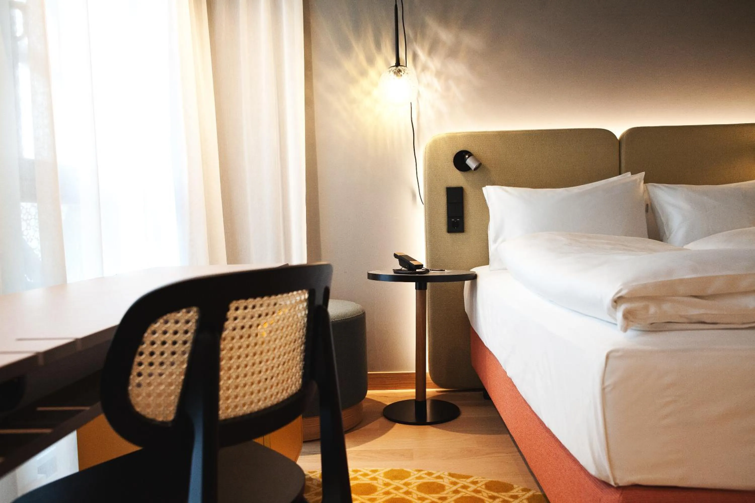 Standard Queen Room - Disability Access in Hotel Indigo Vienna - Naschmarkt by IHG