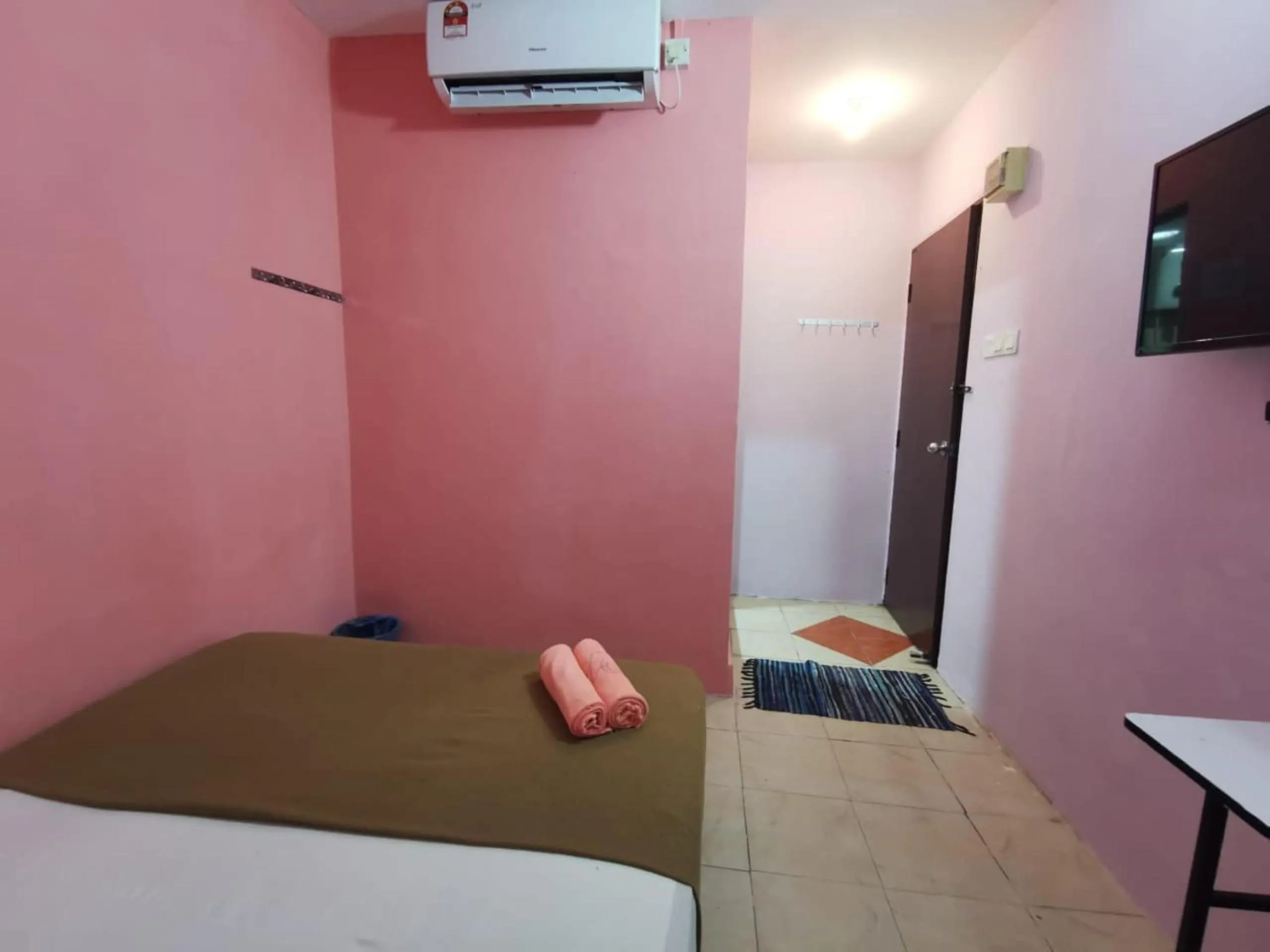 Deluxe Queen Room in Hotel O My Seven Days Inn