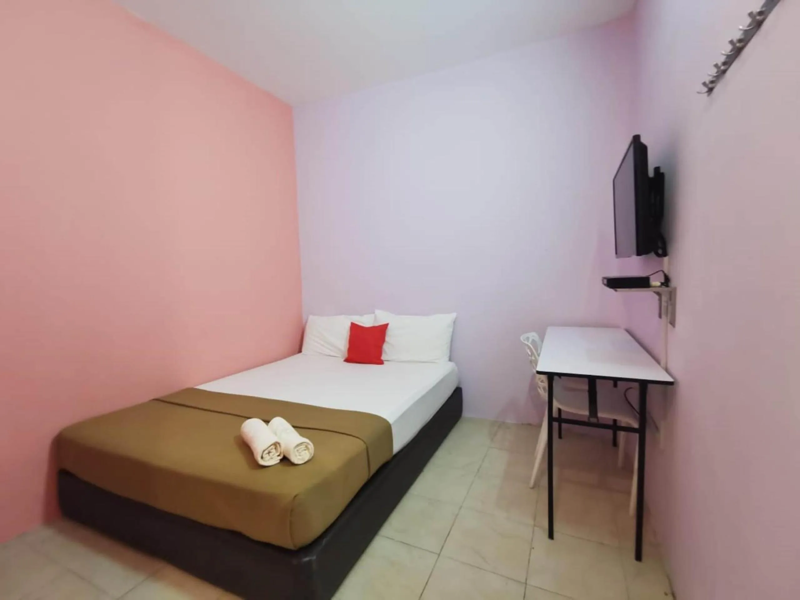 Standard Queen Room in Hotel O My Seven Days Inn