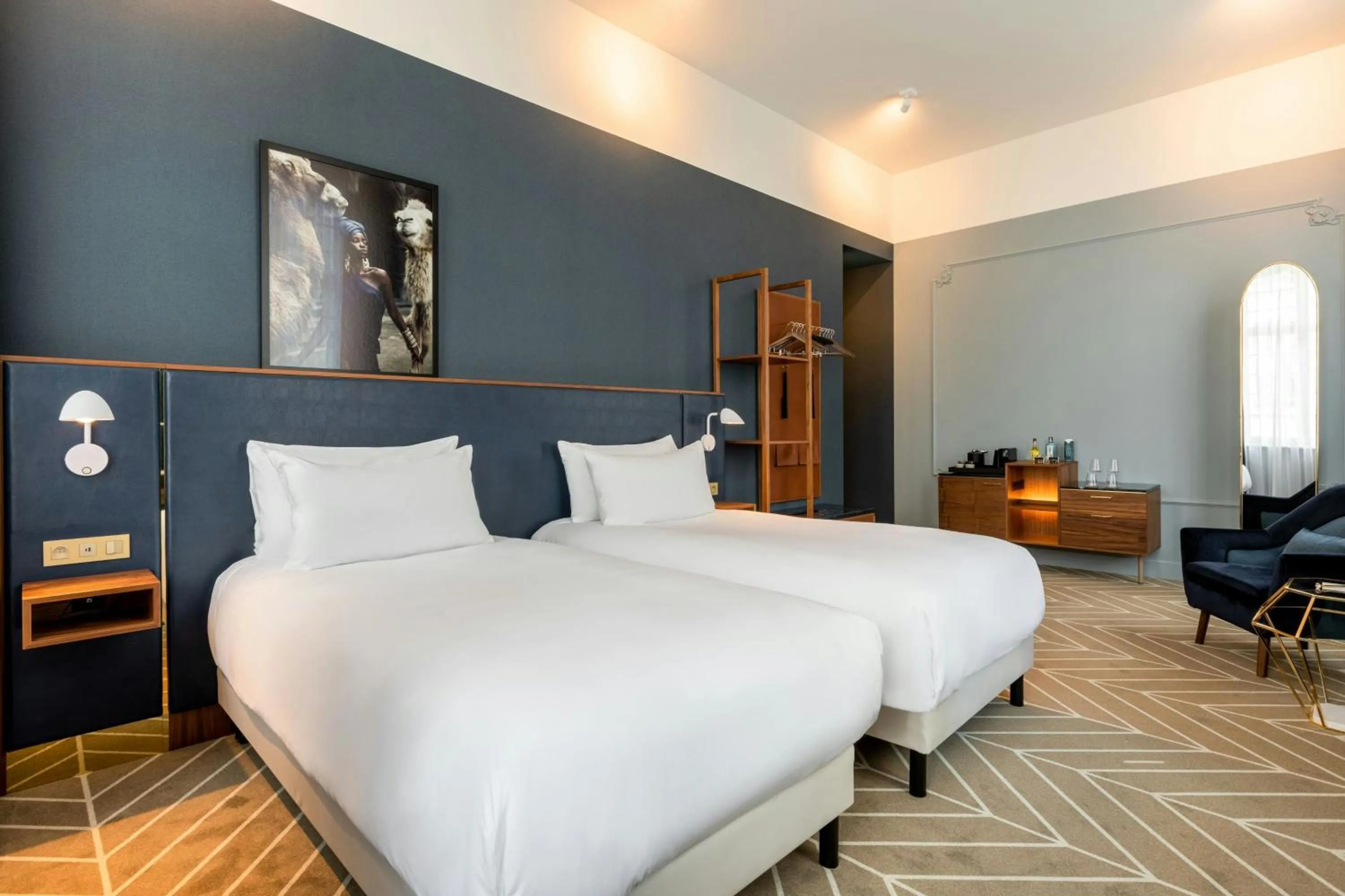 Emerald Twin Guest Room in Sapphire House Antwerp, Autograph Collection