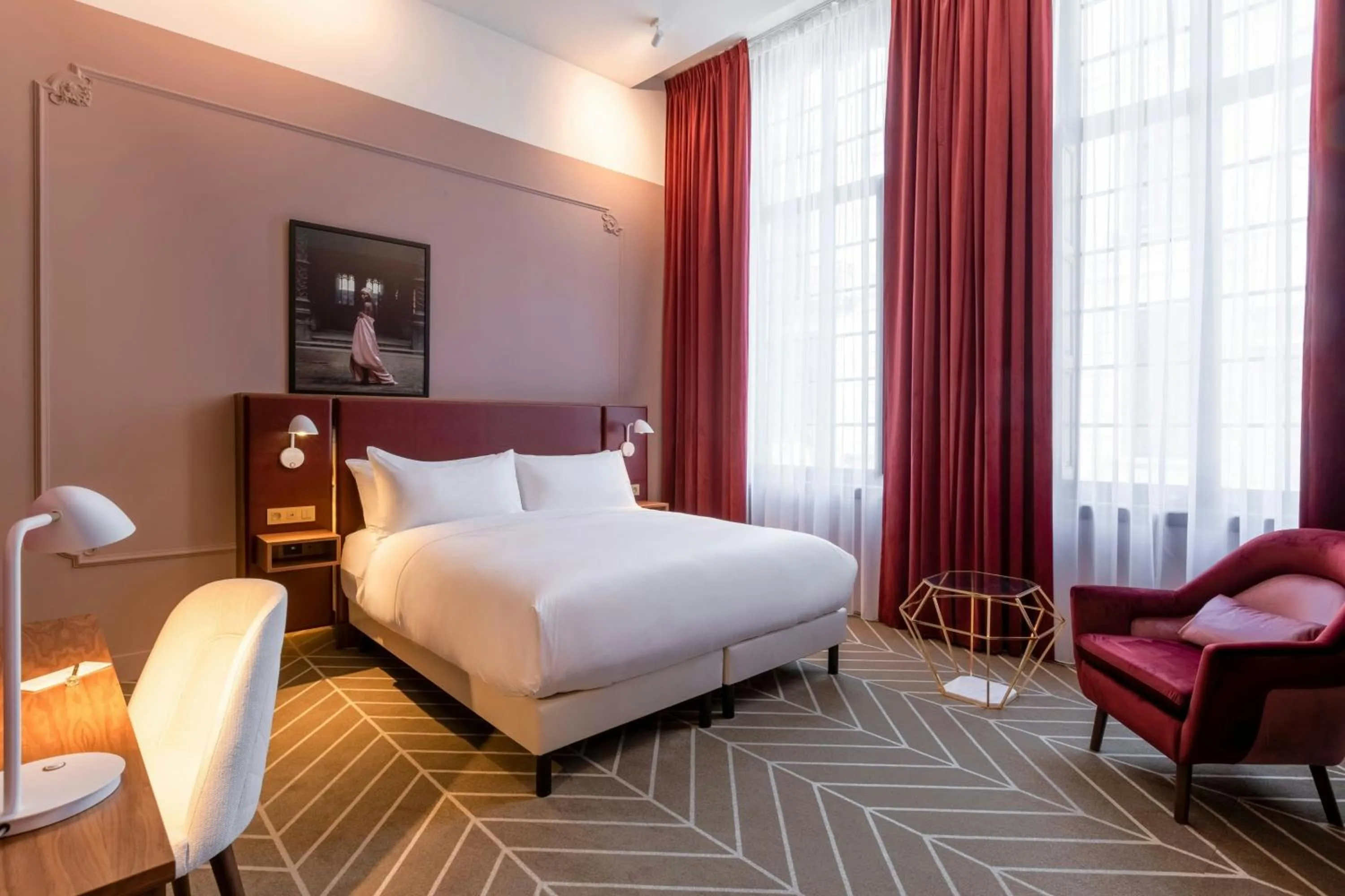 Ruby Superior Room in Sapphire House Antwerp, Autograph Collection