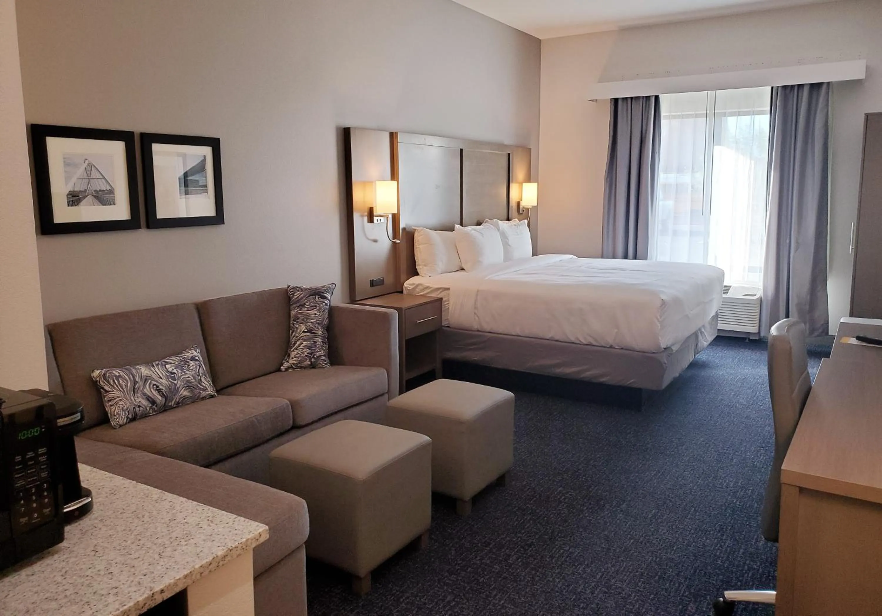  1 King Bed, 1 Room Suite, Mobility Accessible, Sofabed in Comfort Suites Scottsdale Talking Stick Entertainment District