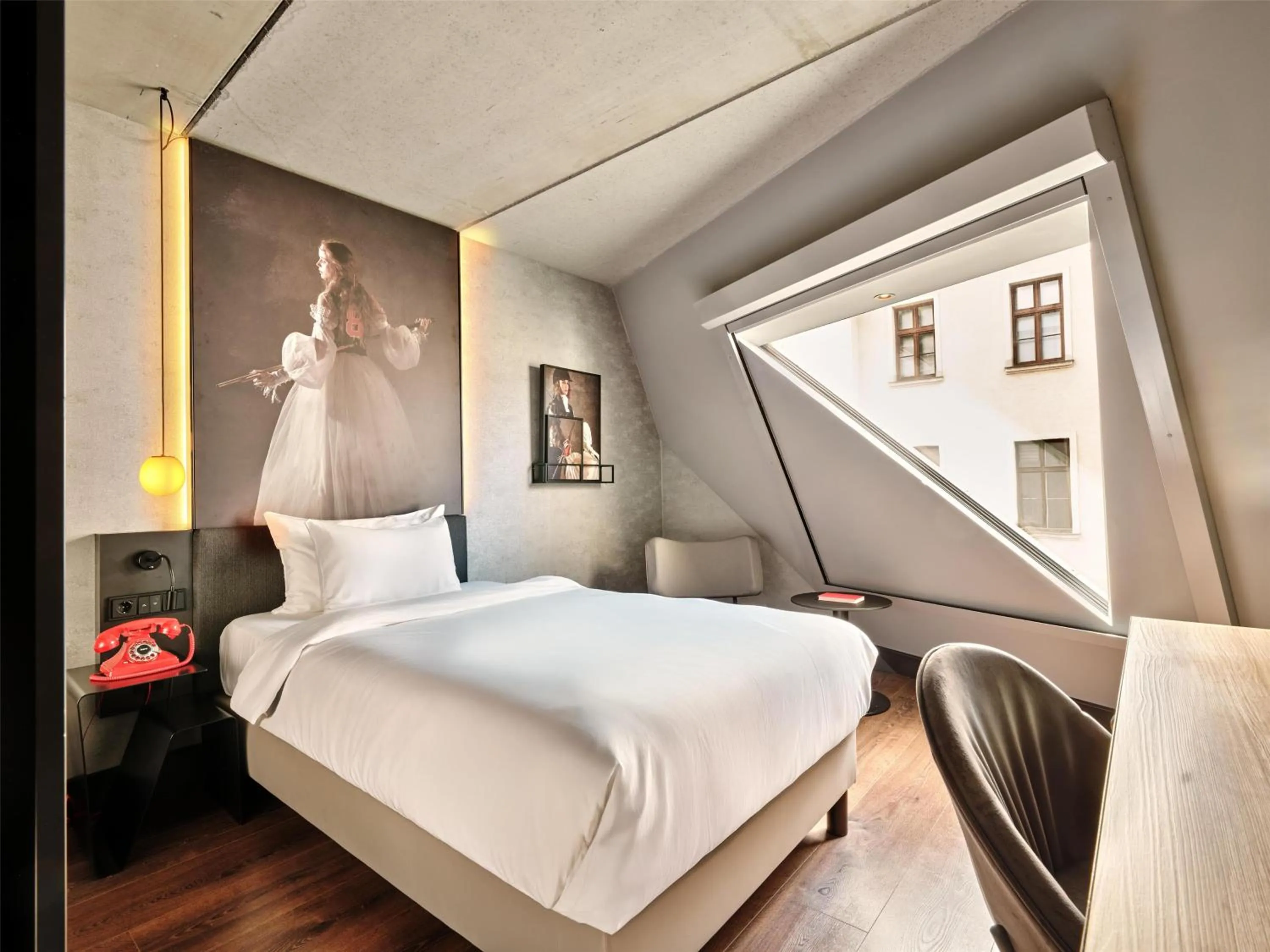 Individual Room in Radisson RED Hotel, Vienna