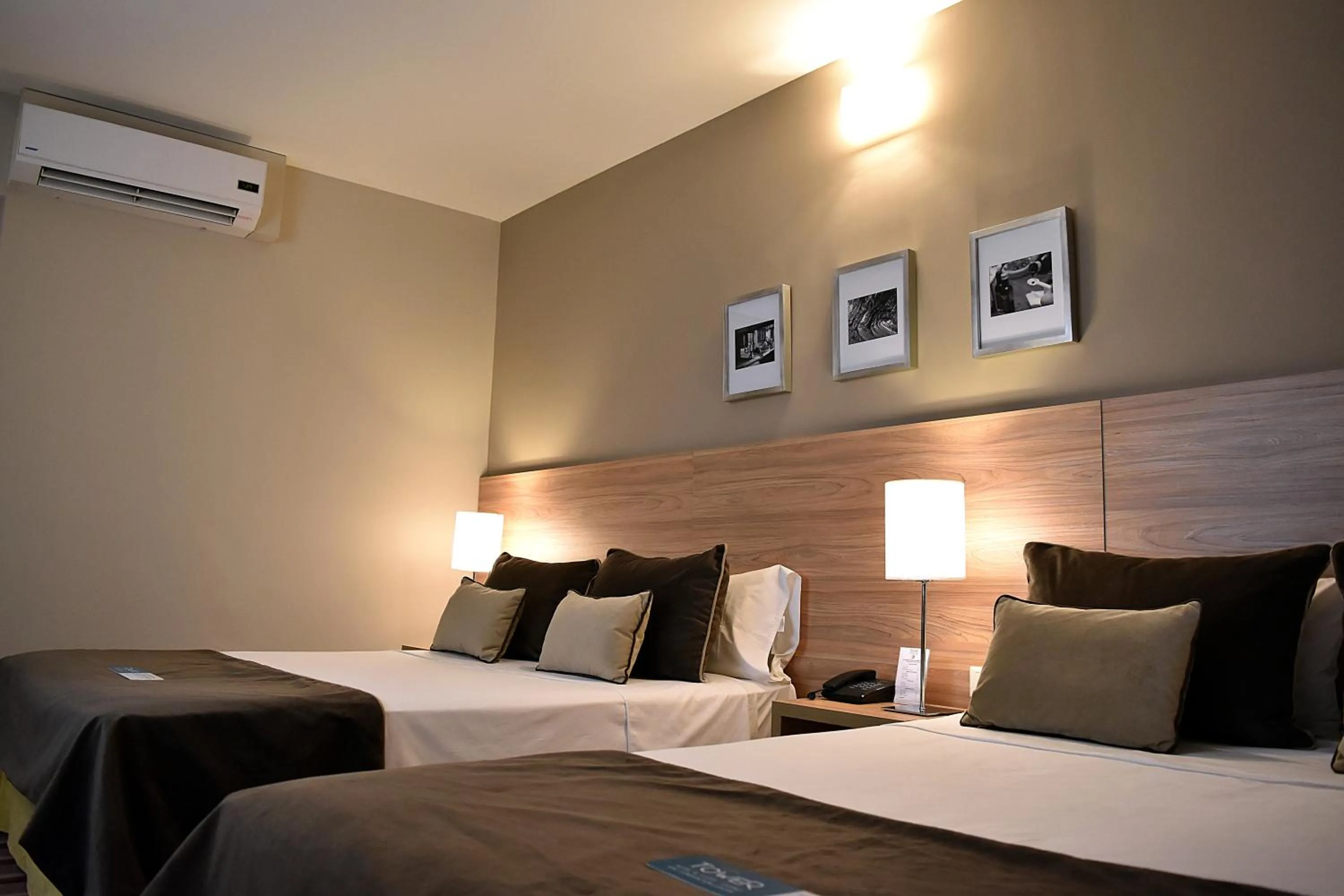 Queen Room with Two Queen Beds in Hotel Tower Inn & Suites