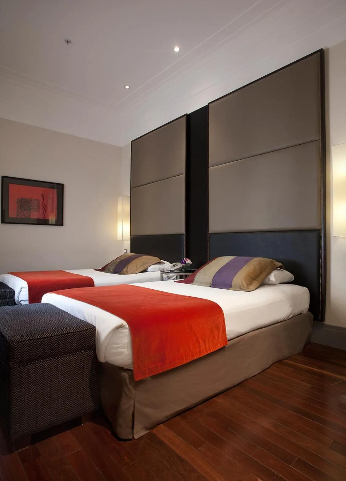 Deluxe Twin Room in Savoy Hotel