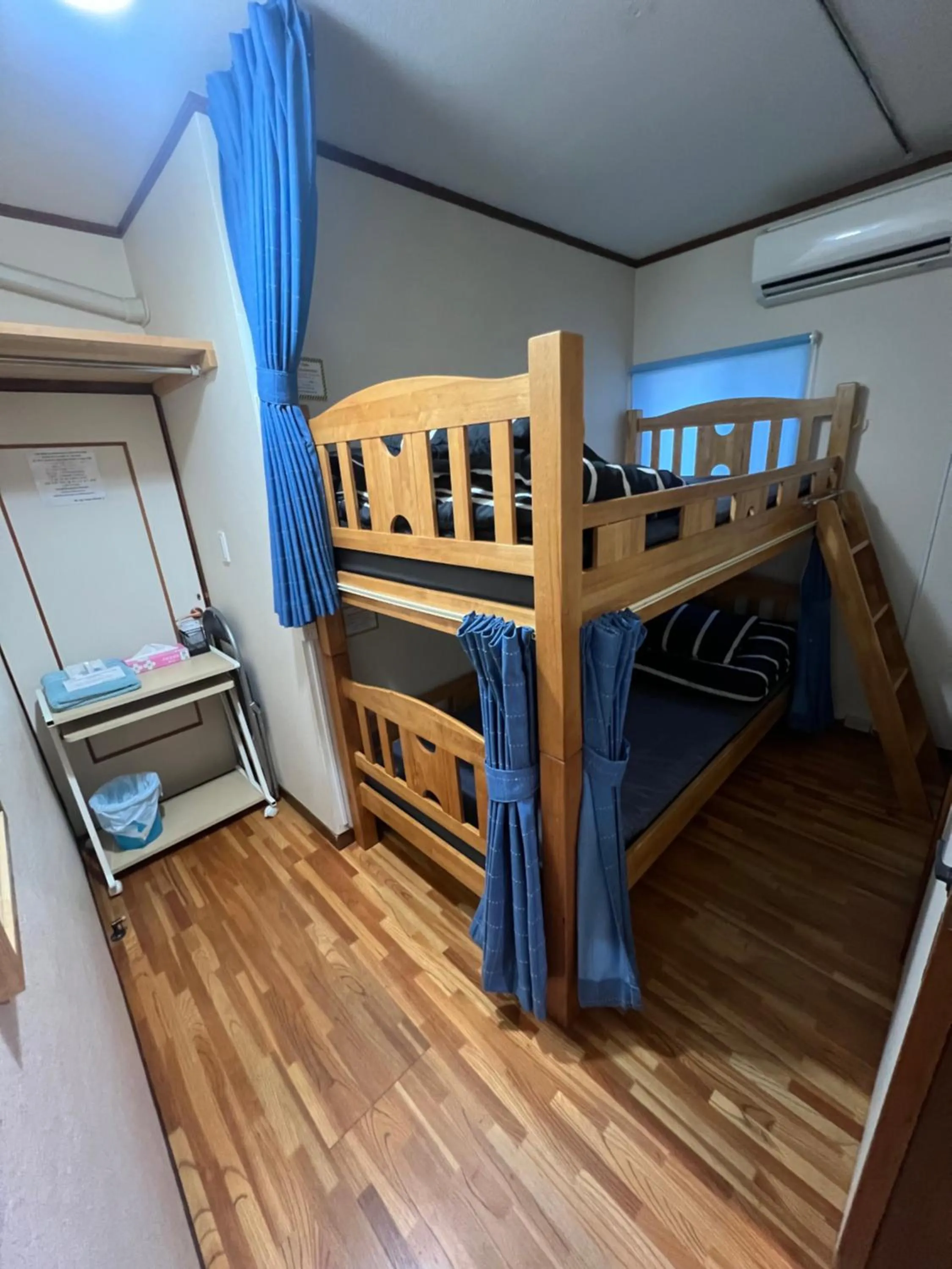 Twin Room with Bunk Beds and Shared Bathroom - single occupancy in Mt Fuji Hostel Michael's