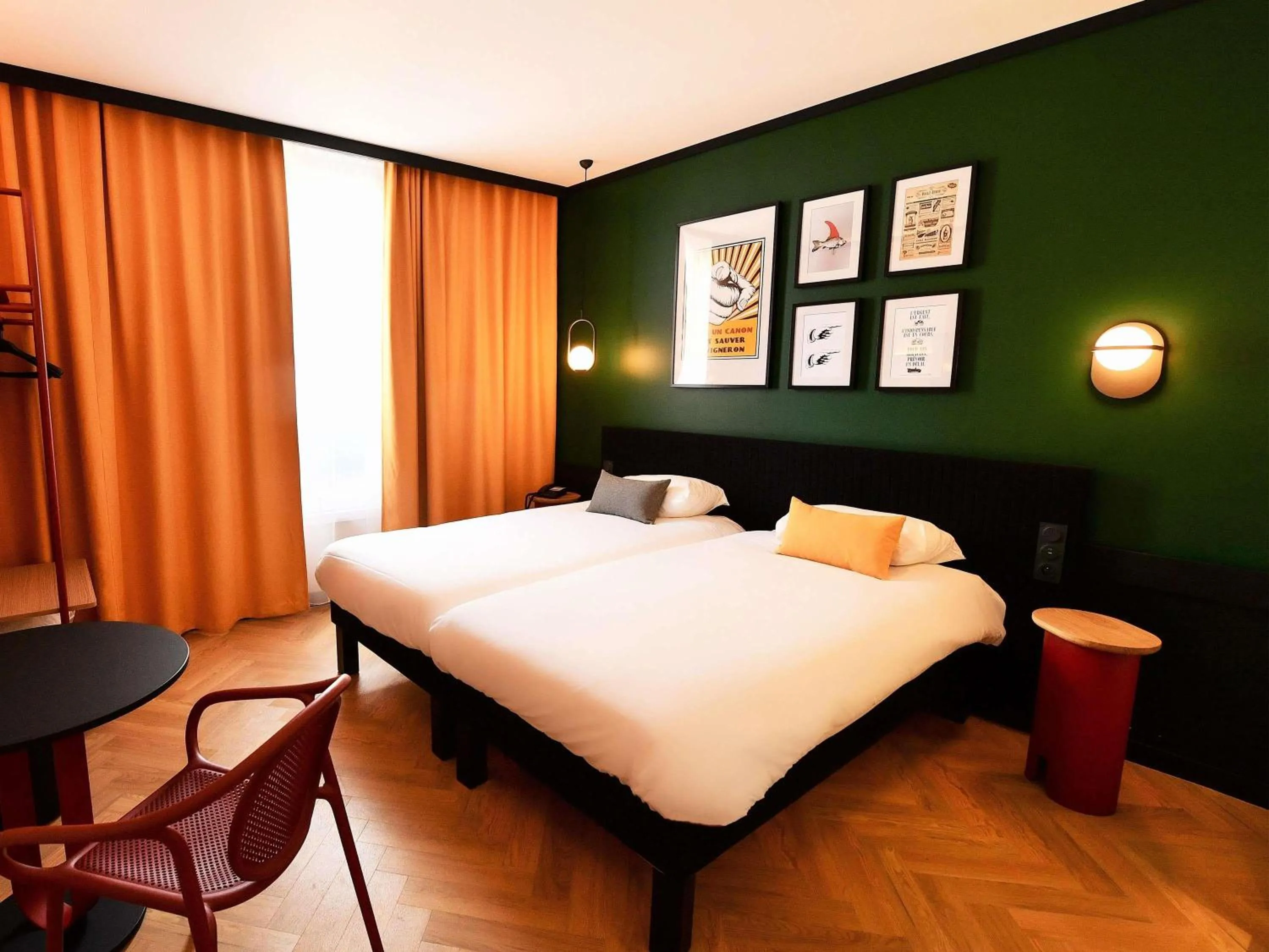 Standard Twin Room in ibis Styles Dijon Central