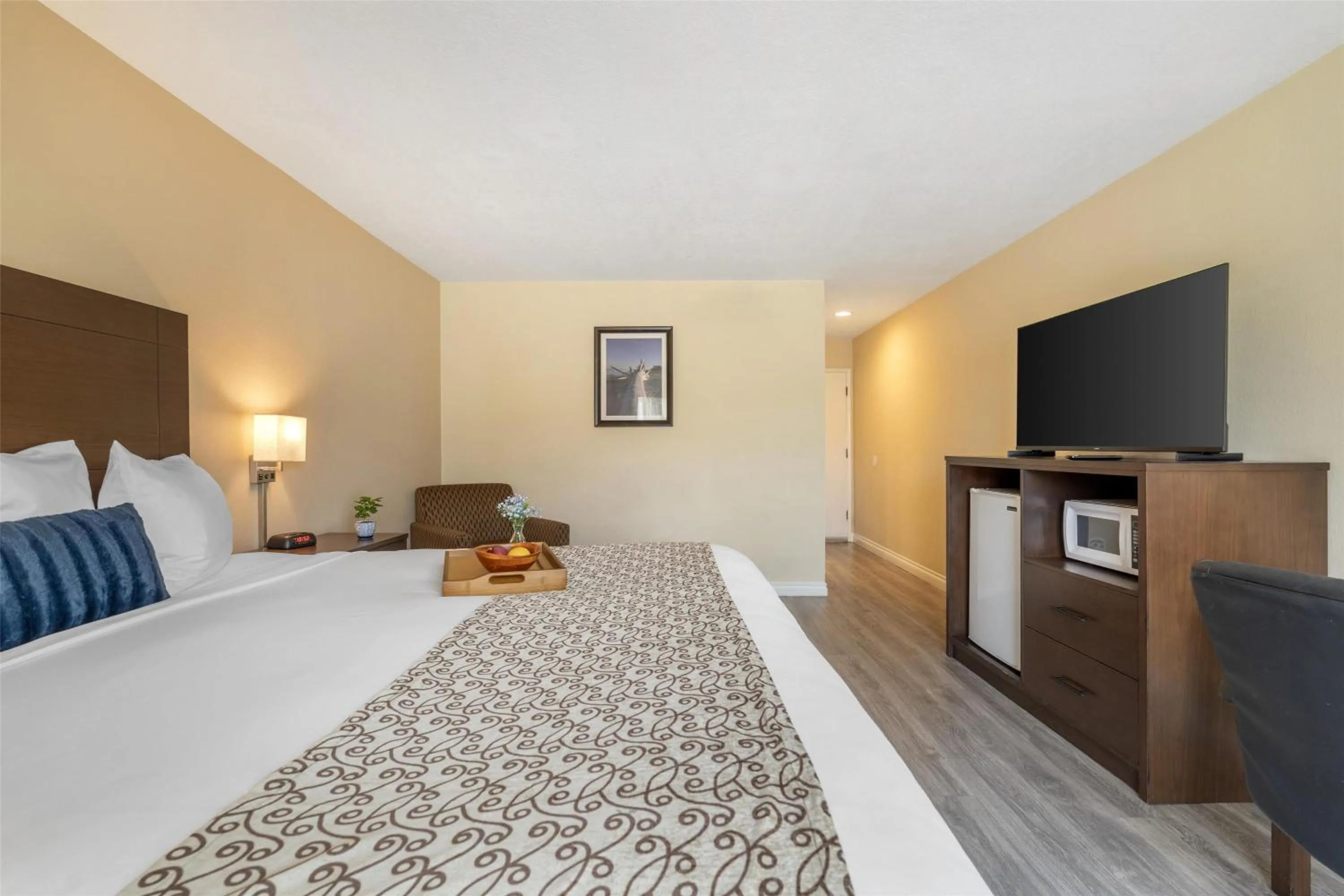 King Room - Non-Smoking in Best Western Westminster Inn