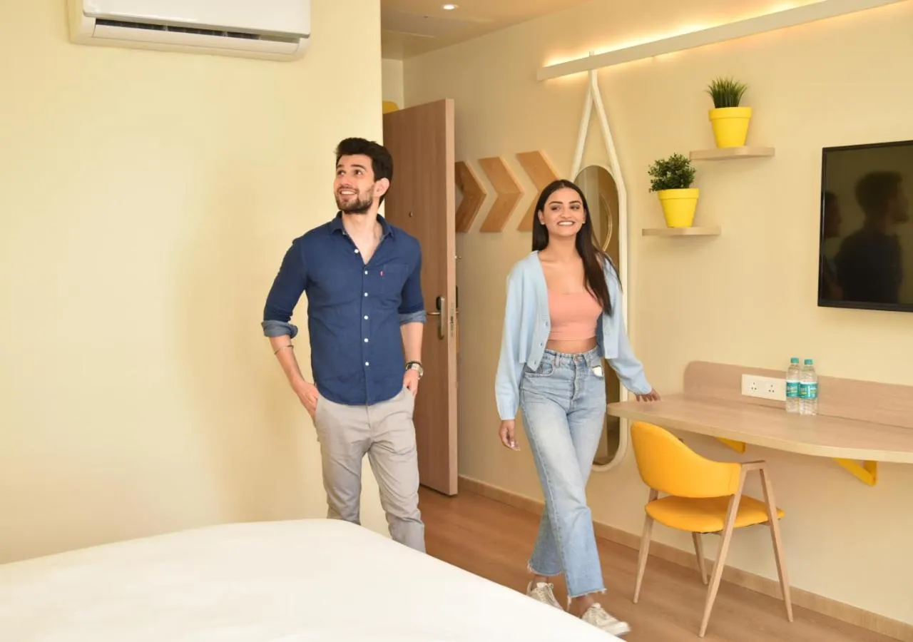 Standard King Room - single occupancy in Bloom - Golf Course Road