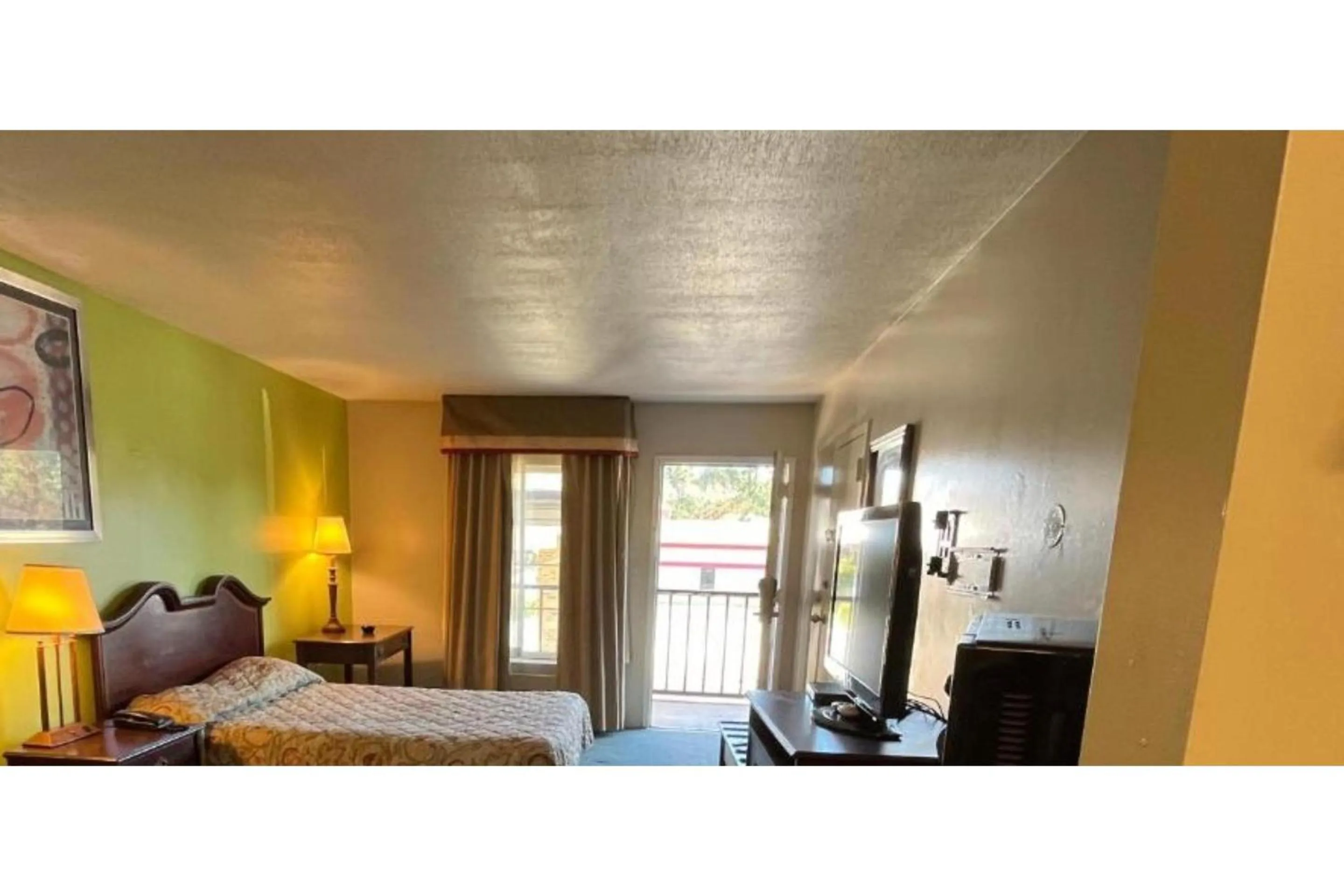 King Room - Smoking  in Motel 6 Bracey, VA I 85