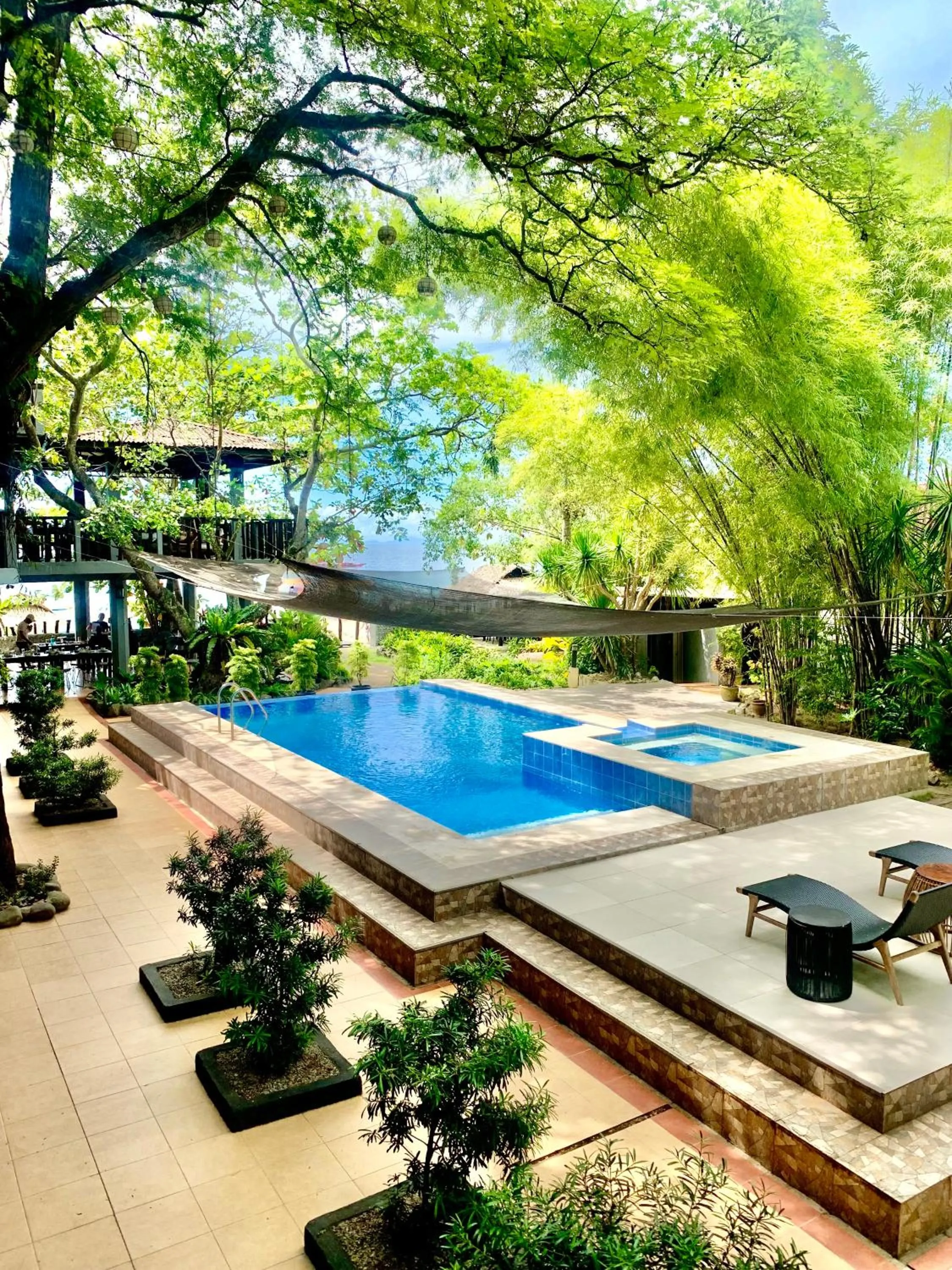 The Henry Resort Taramindu Laiya