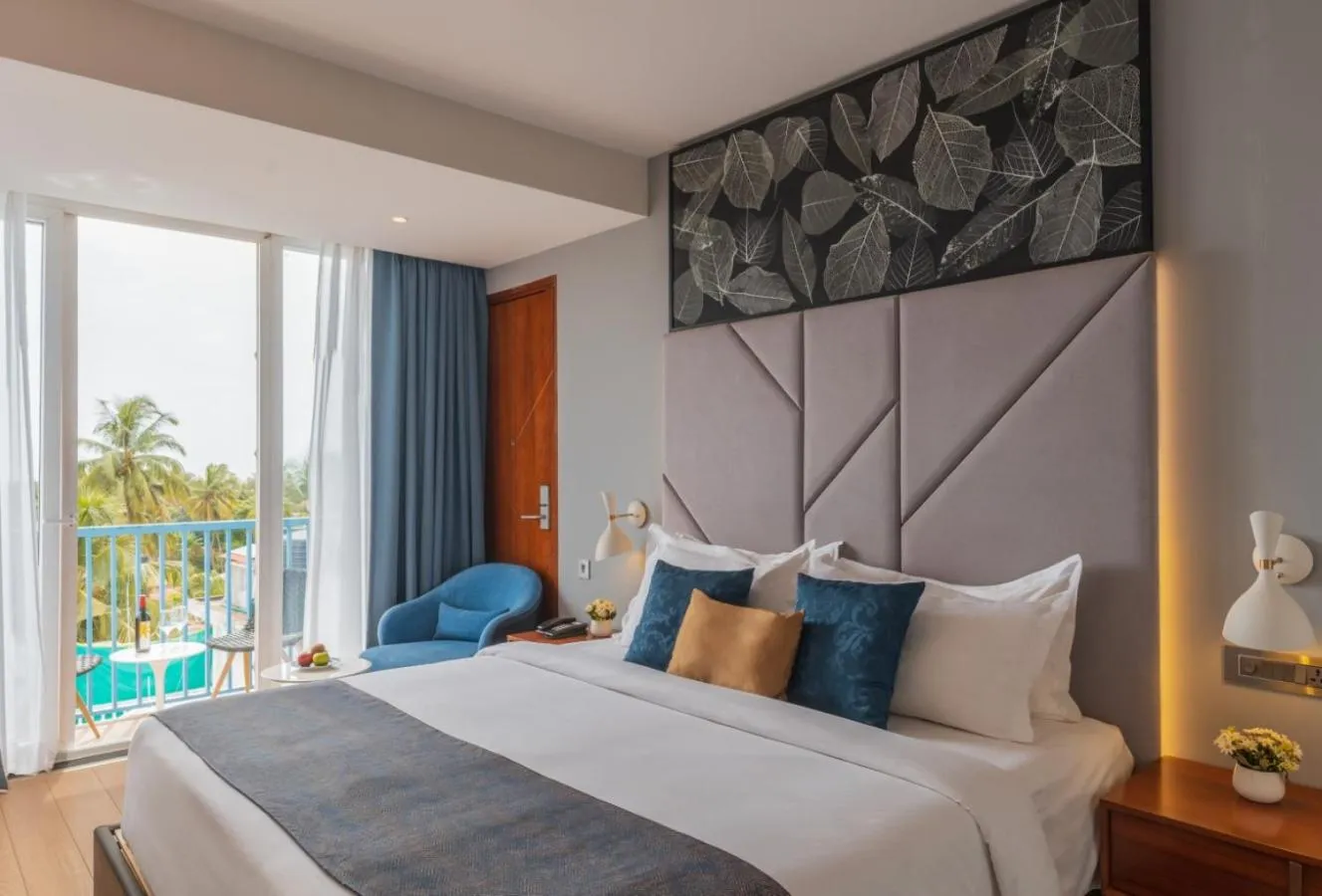 Deluxe Room with Balcony in De Mandarin Hotel Goa