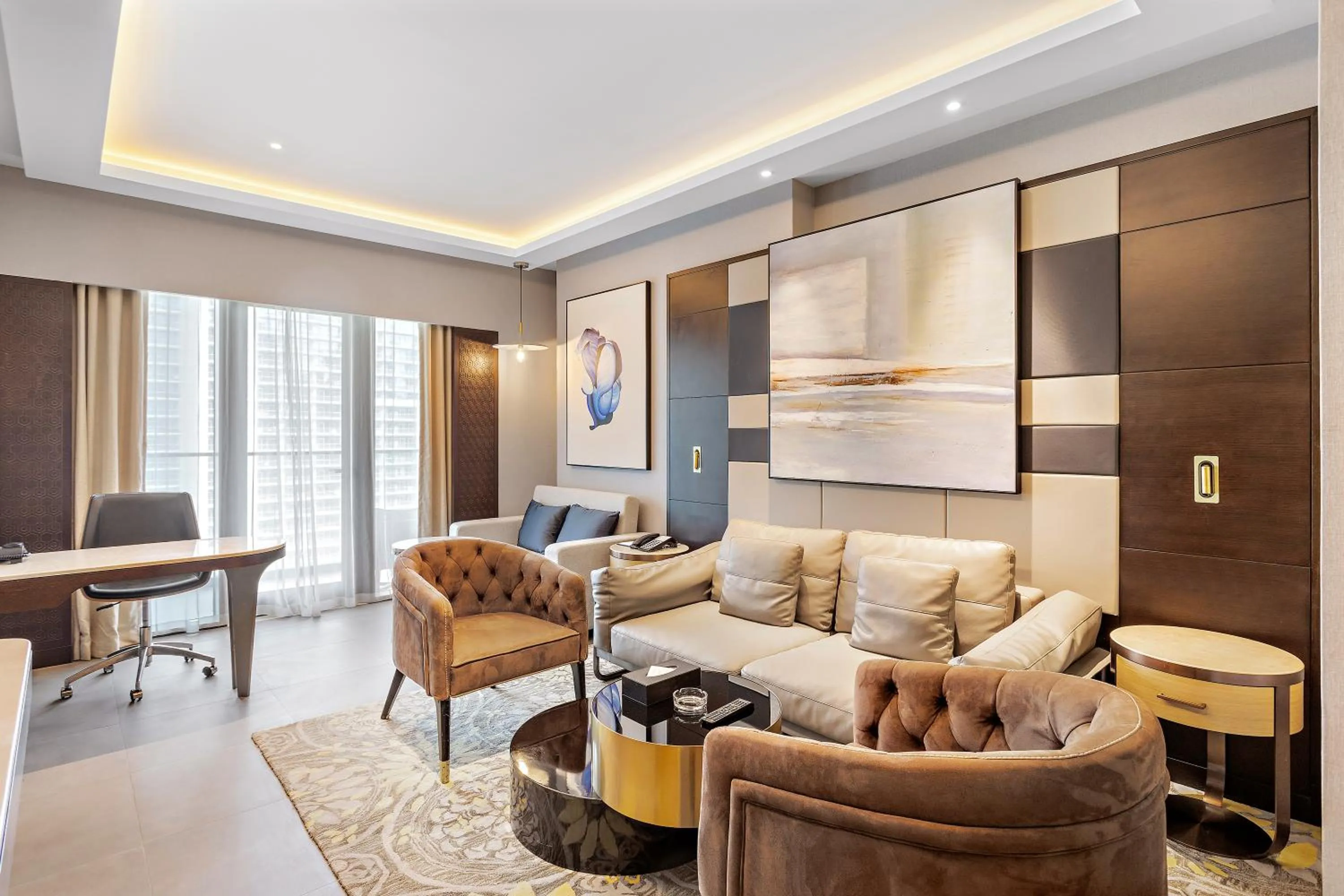 King Suite with Kitchenette in Ramee Dream Hotel Downtown