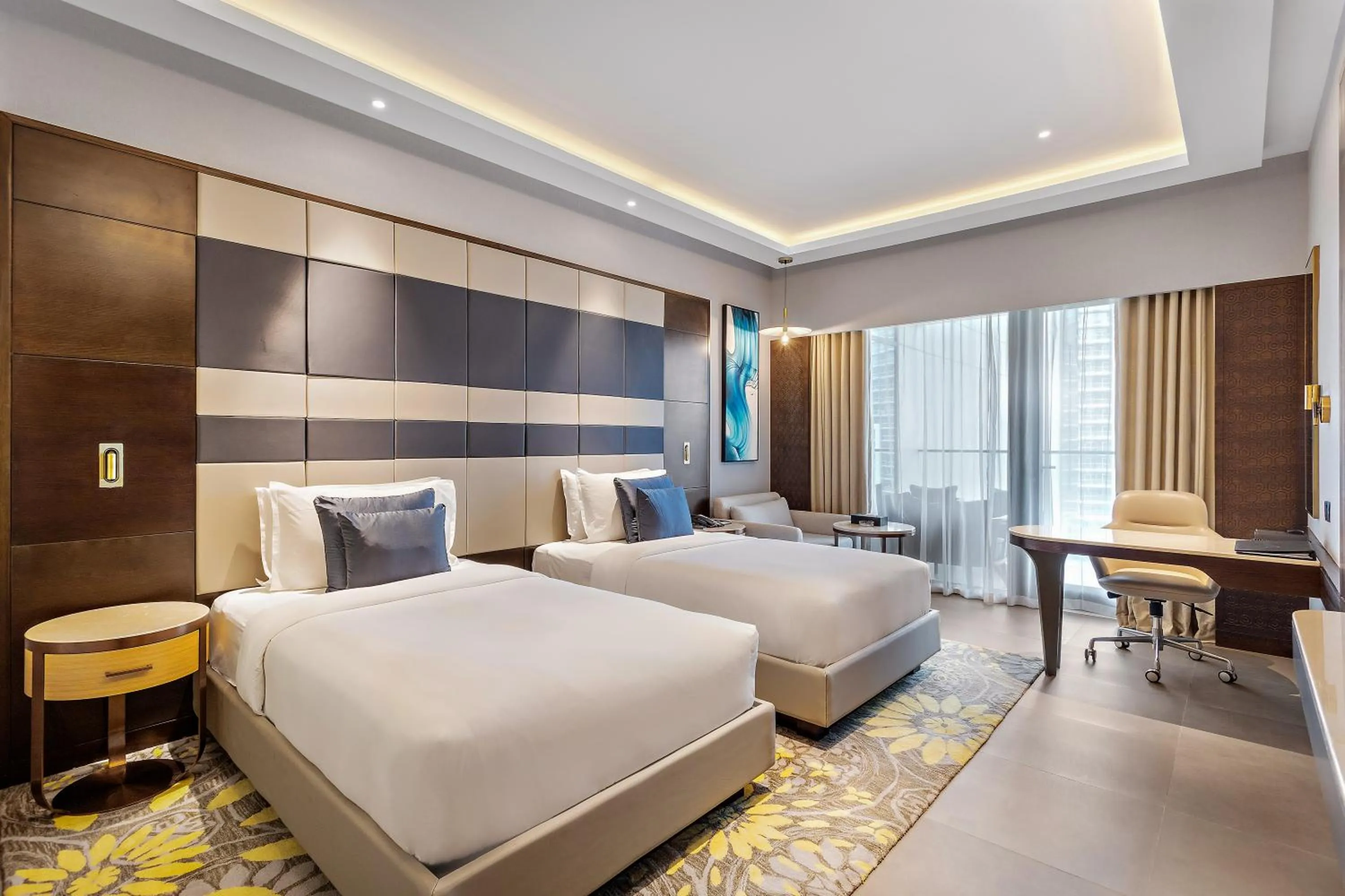 	 Premium Twin Room with Balcony and City View in Ramee Dream Hotel Downtown