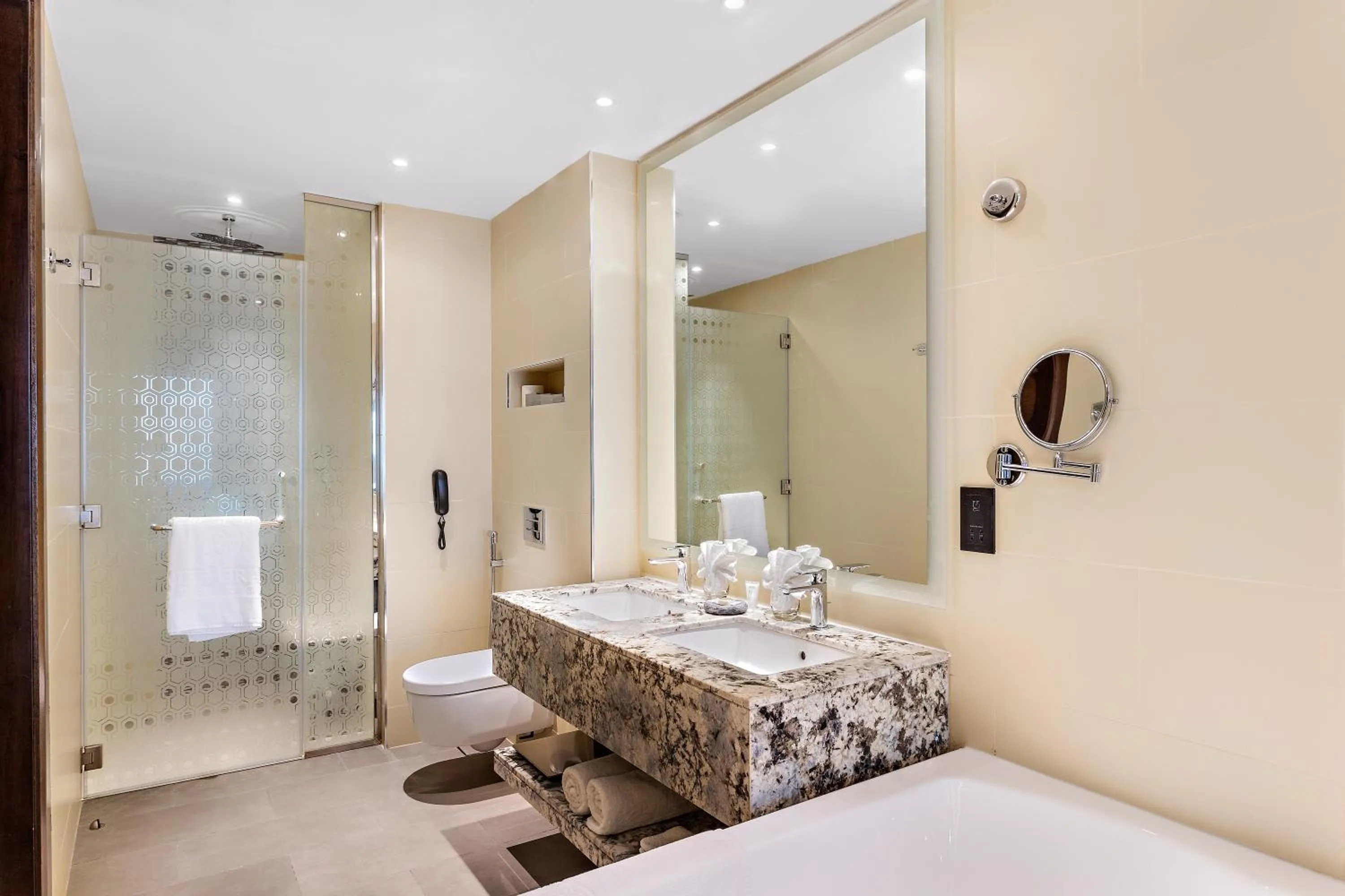 Premuim Twin Room with Balcony-Burj Khalifa View in Ramee Dream Hotel Downtown