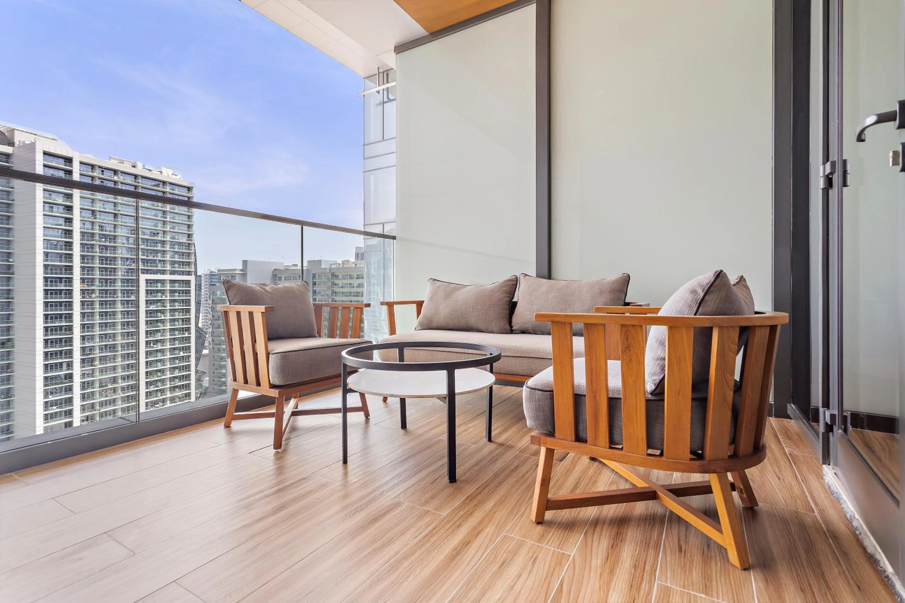 Luxury King Room with Balcony/Kitchenette/Nonsmoking: Burj Khalifa View in Ramee Dream Hotel Downtown