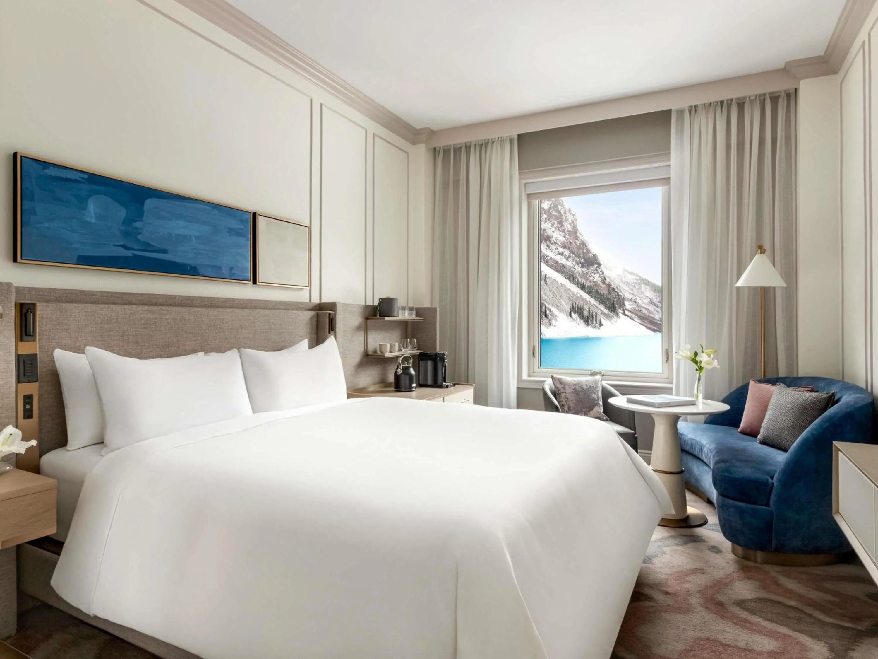 Fairmont Room with Lake View in Fairmont Château Lake Louise