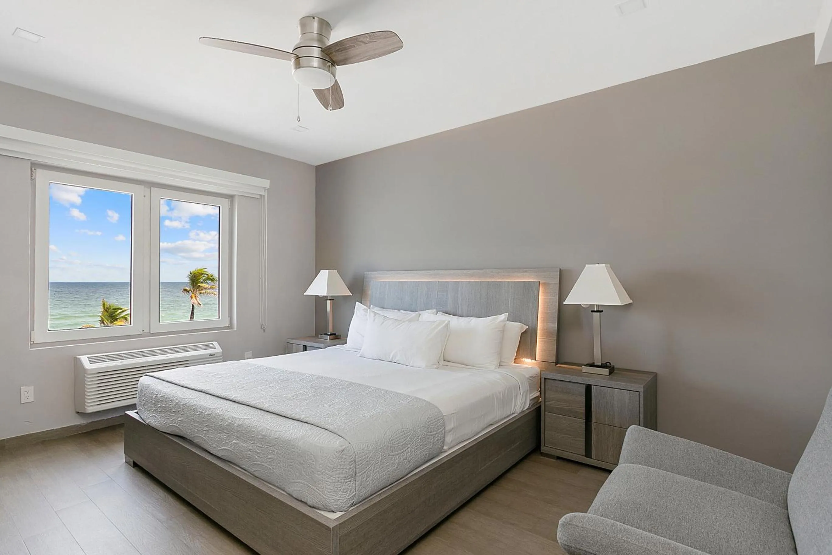 Ocean Front Room with King Bed in Hotel Sheldon