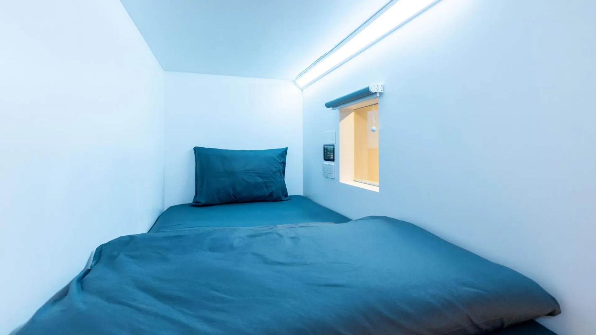 Sky Single in Bobopod Alun-Alun, Malang