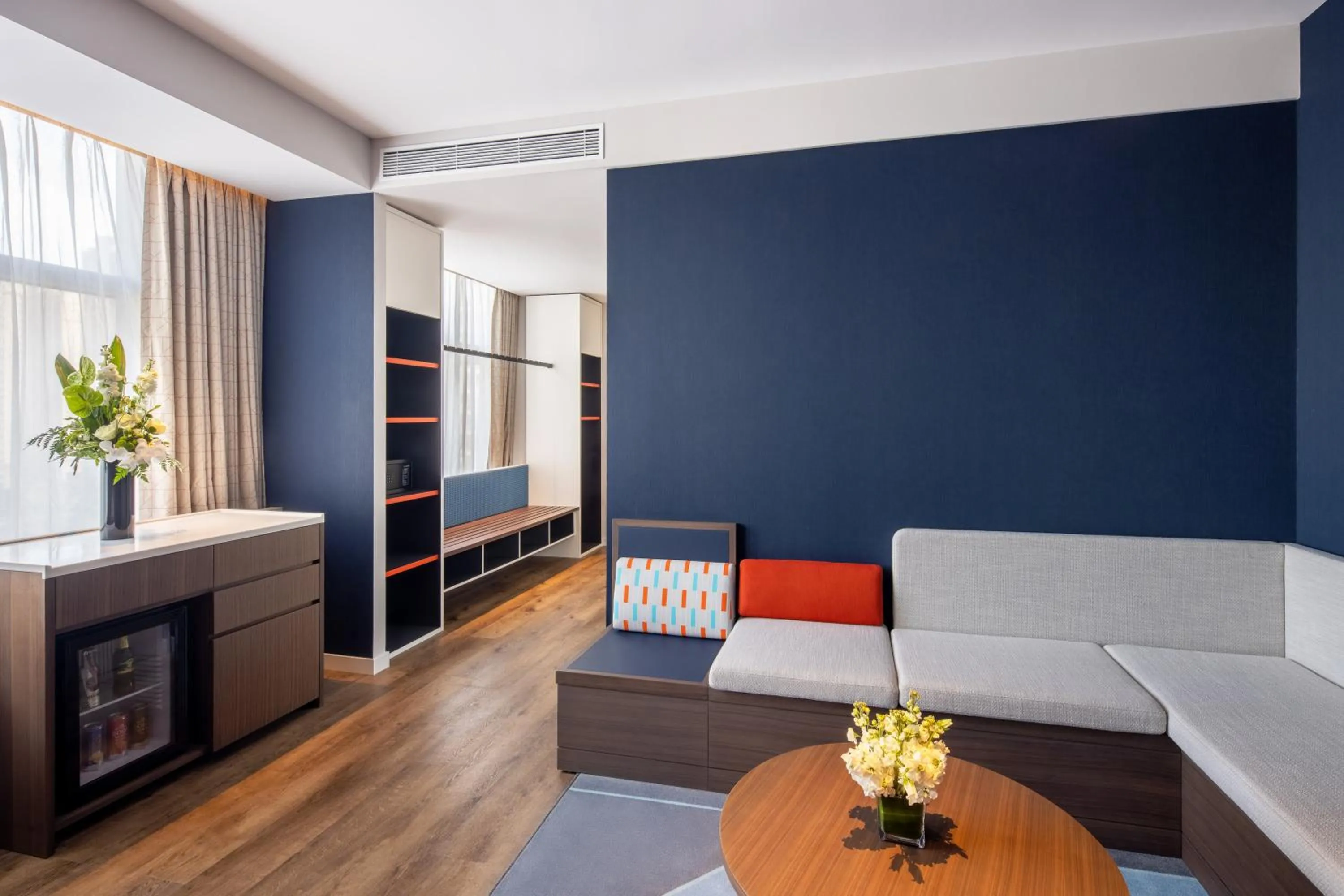 One-Bedroom King Suite with Kid Bed - Kids Theme in Holiday Inn Express Qingdao Jinshui by IHG