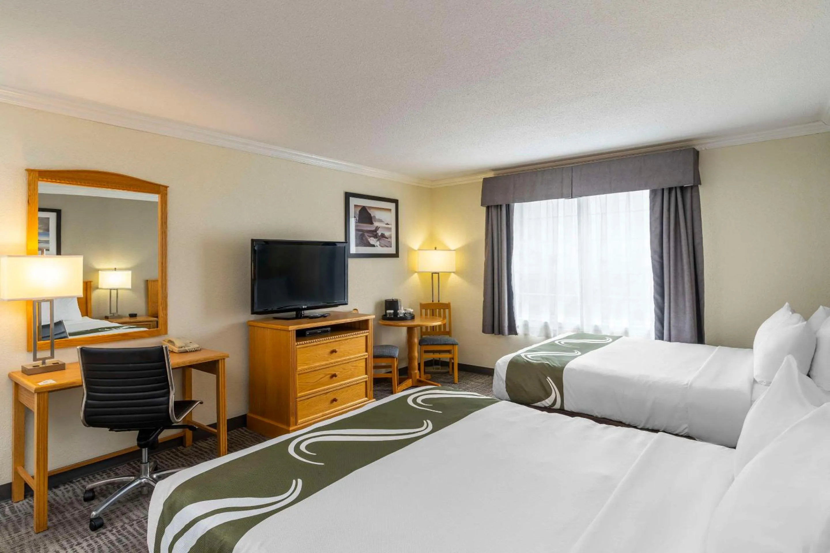 Queen Room with Two Queen Beds with Kitchenette - Non-Smoking in Quality Inn Downtown Inner Harbour