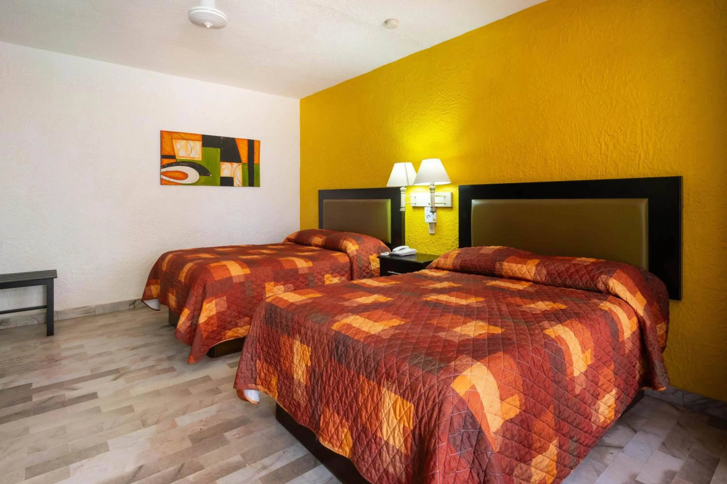 Standard Double Room - single occupancy in Hotel Azteca Inn