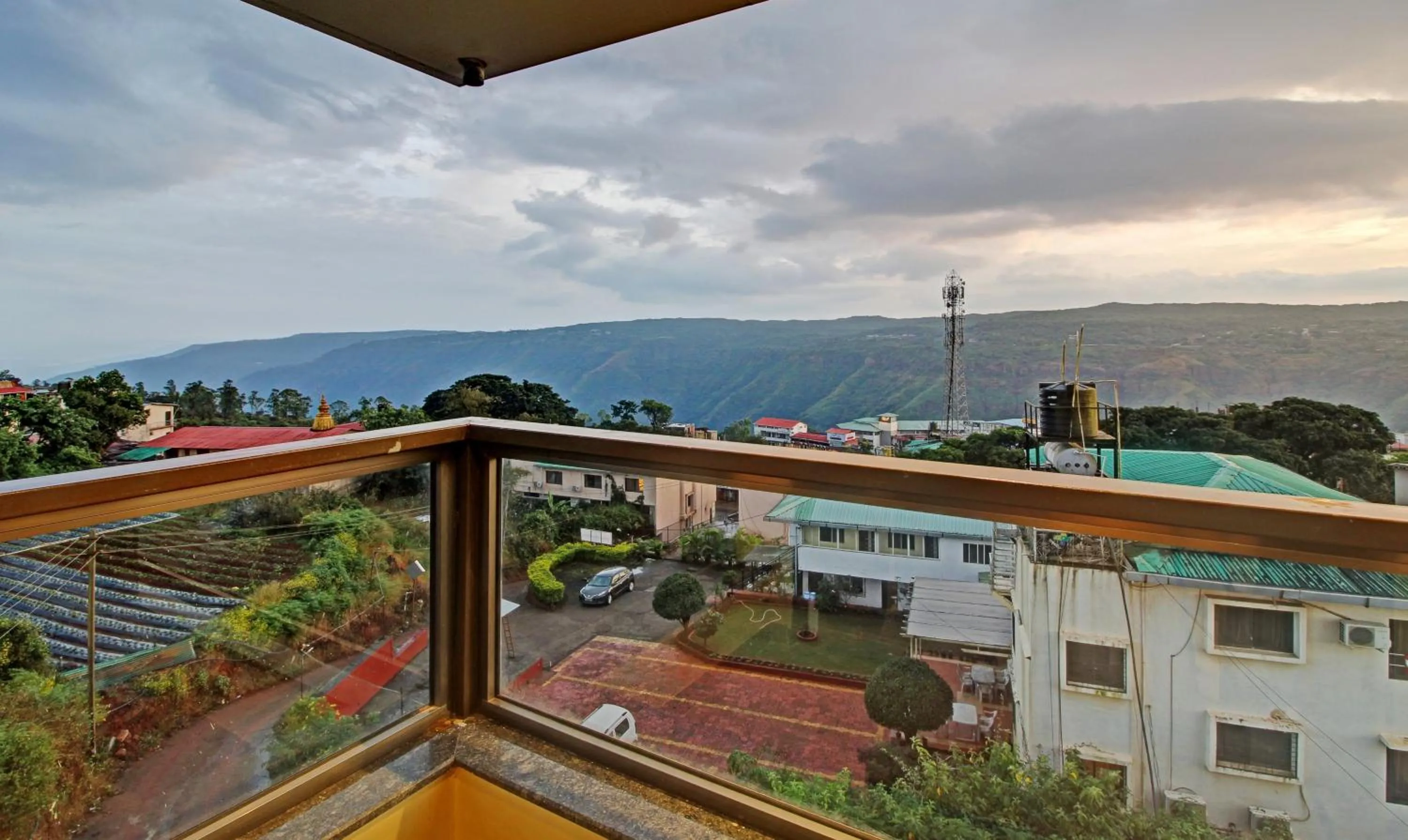 Superior Double Room - single occupancy in Treebo Mountain Retreat Mahabaleshwar, 600 Mtrs From Lingmala Waterfall