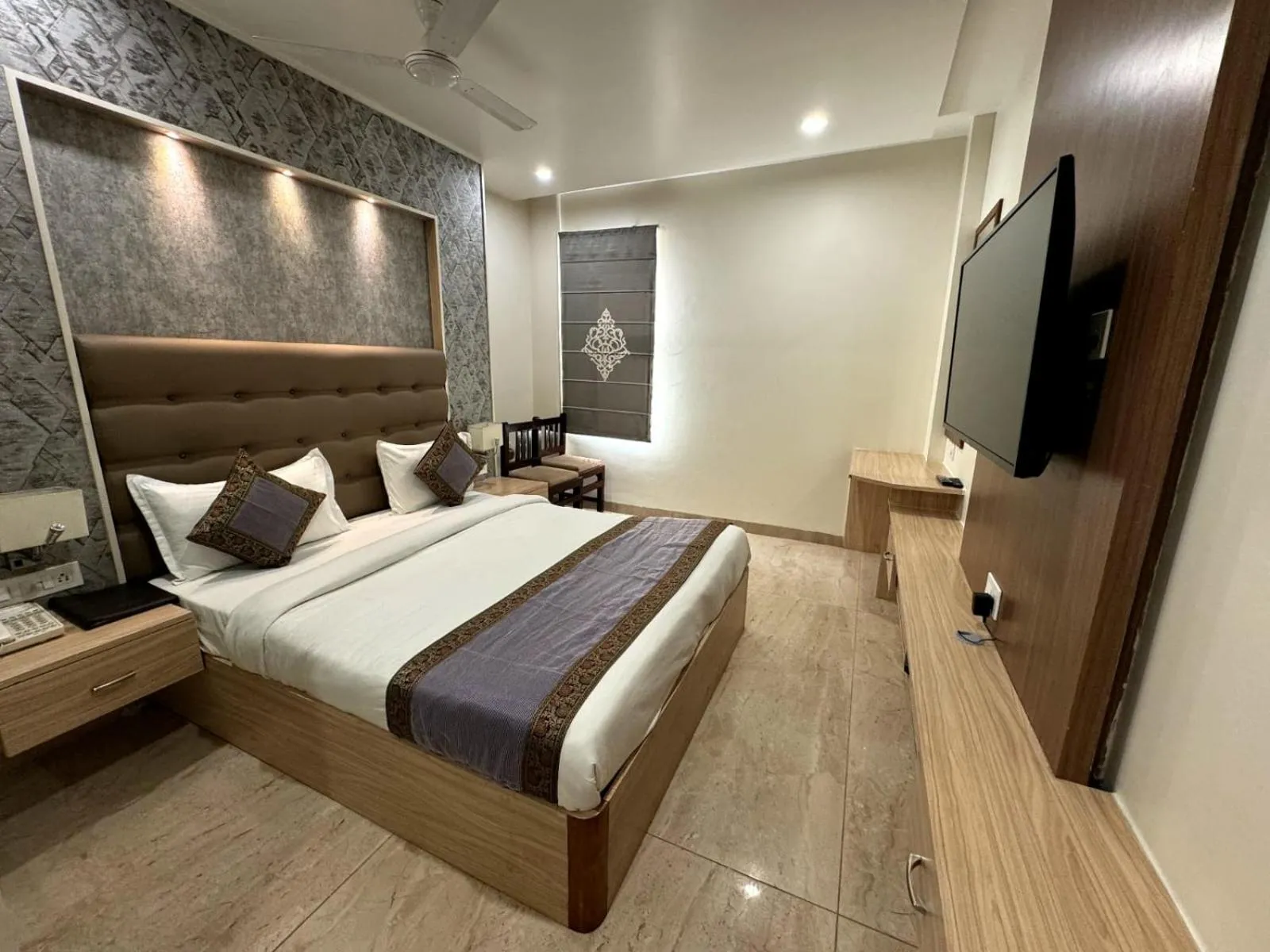 Deluxe Double or Twin Room in Hotel River Rhythm Assi Ghat