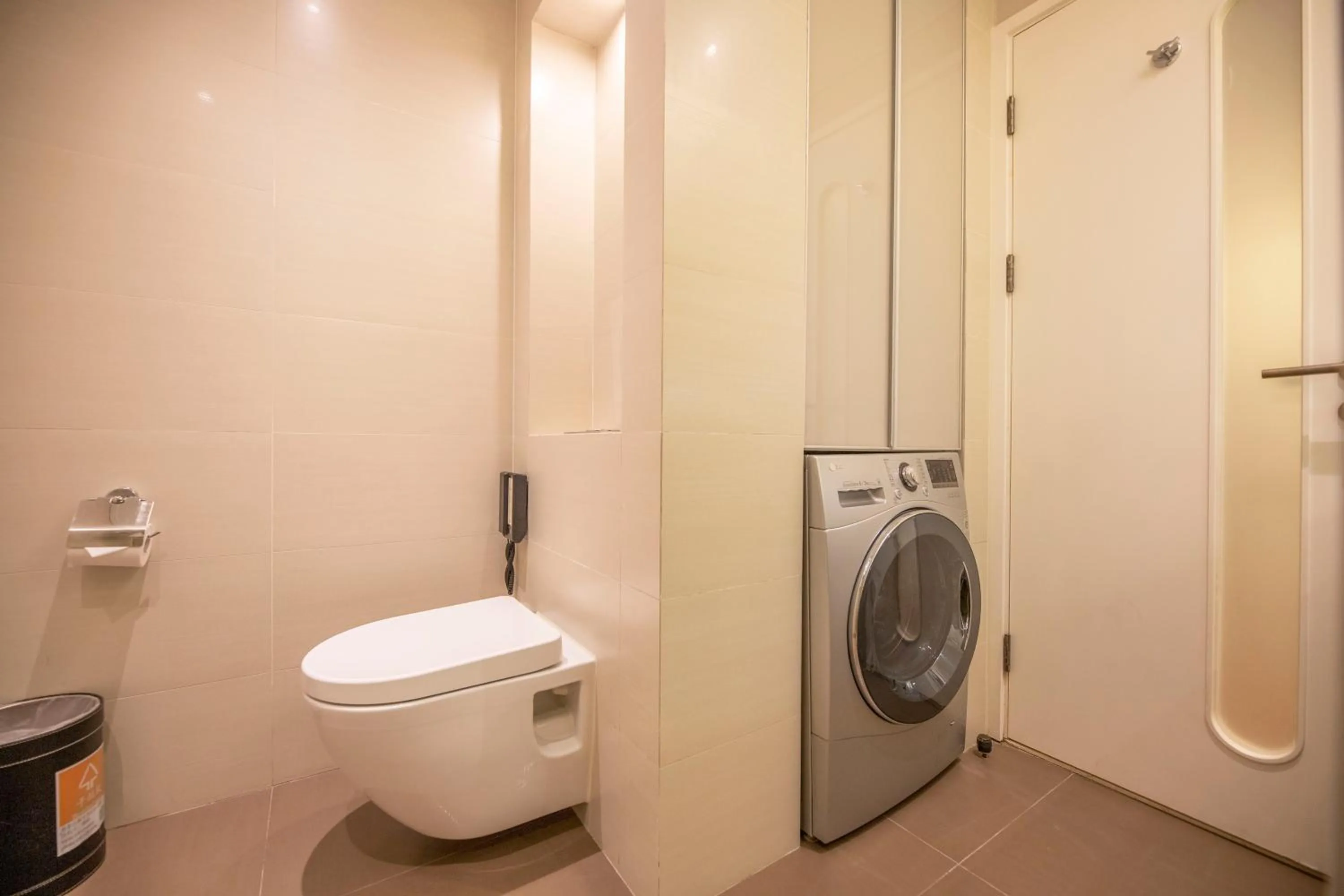 Premier Suite in Starr Hotel Shanghai (Shanghai Railway Station)