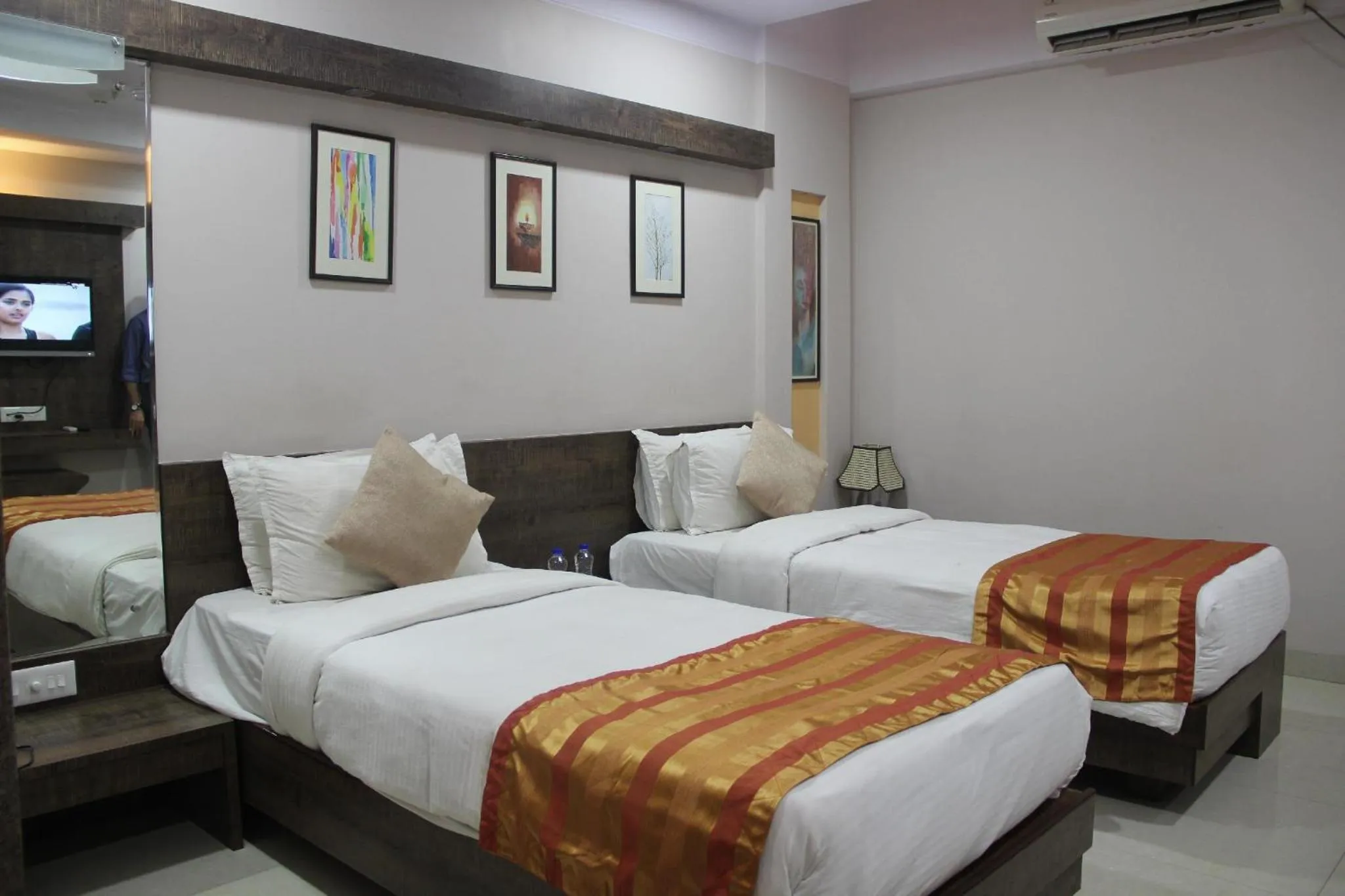 Budget Twin Room in Boshan Hotels
