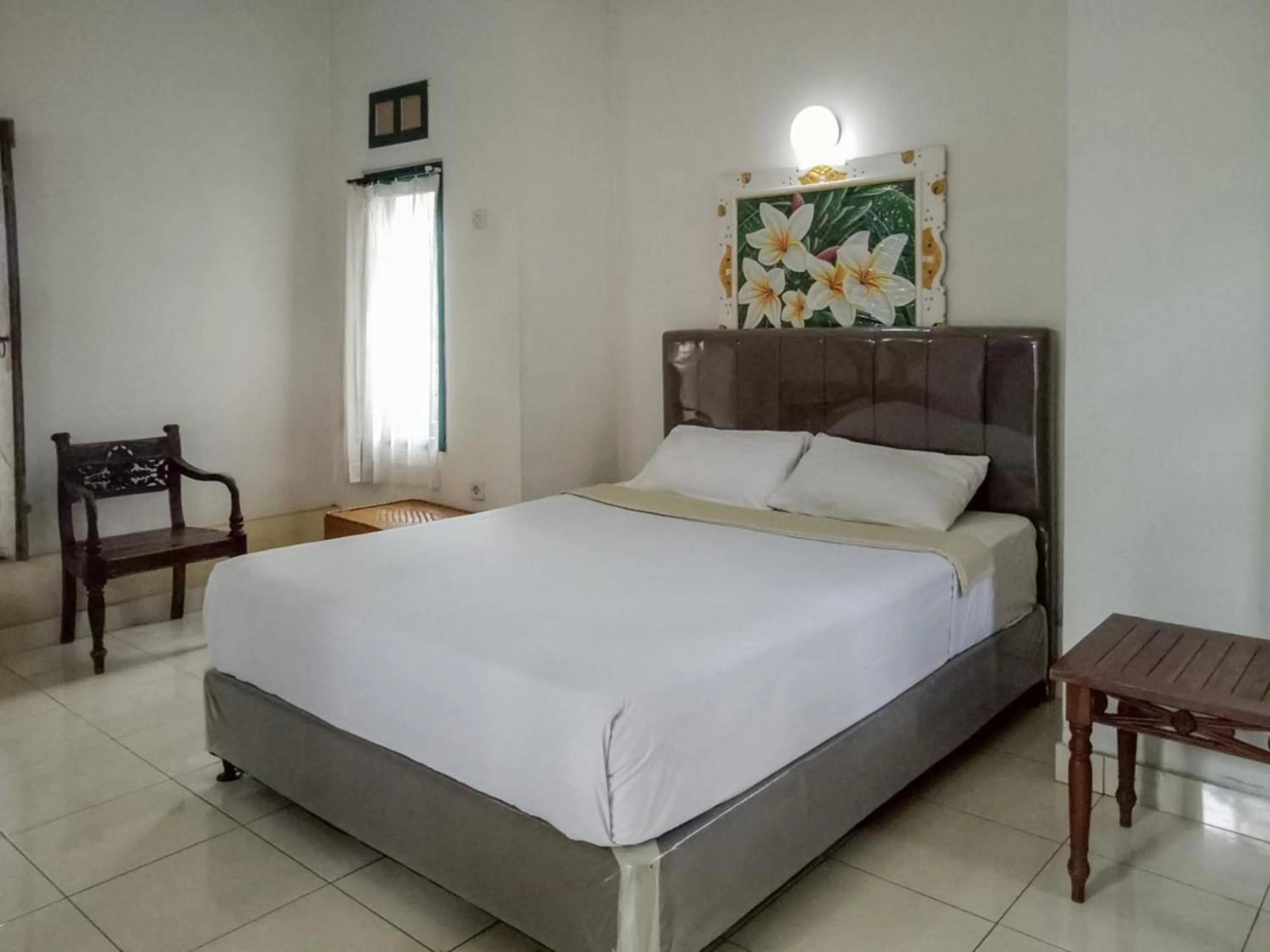 Superior Double Room in DATON HOUSE near Bali Zoo Ubud Mitra RedDoorz