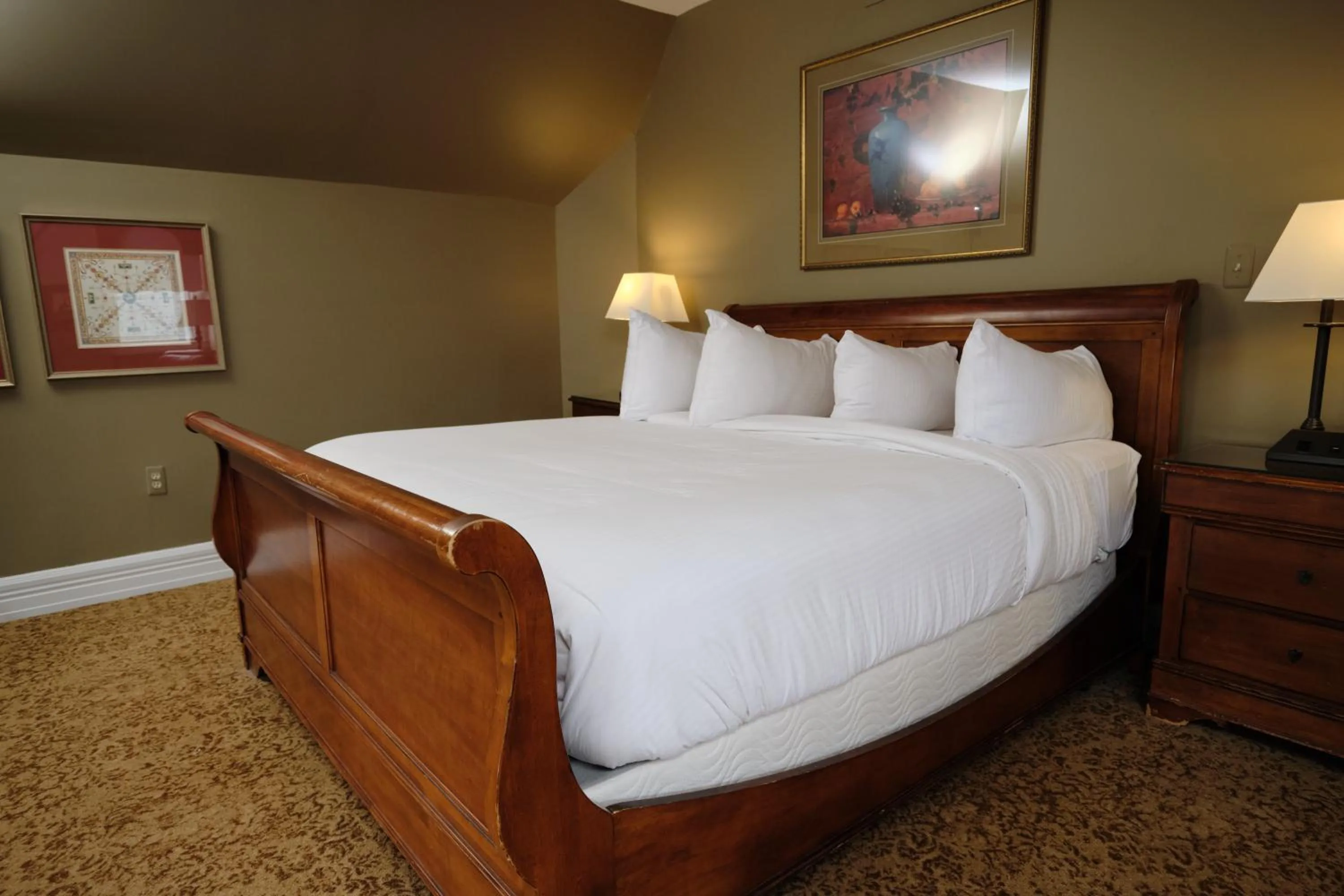 Owen House Deluxe King in The Inn on Ferry Street