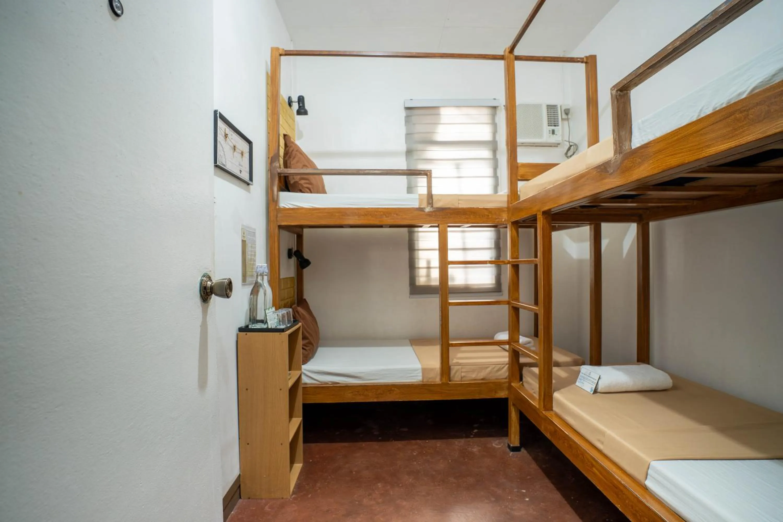 Quadruple Room with Shared Bathroom in Prim Travellers Inn