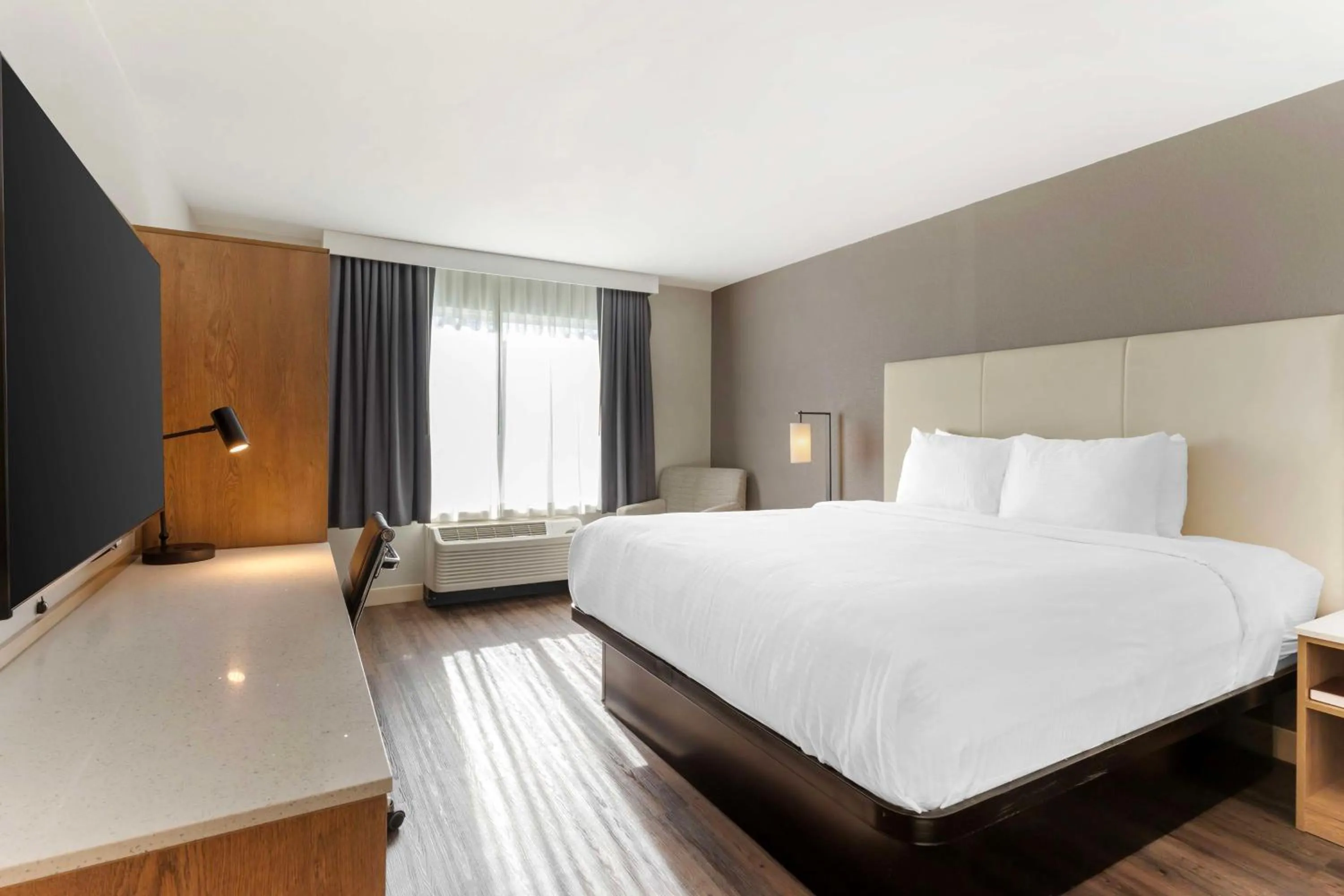 King Room with Interior Access - Non-Smoking in Best Western Plus Rancho Cordova Inn