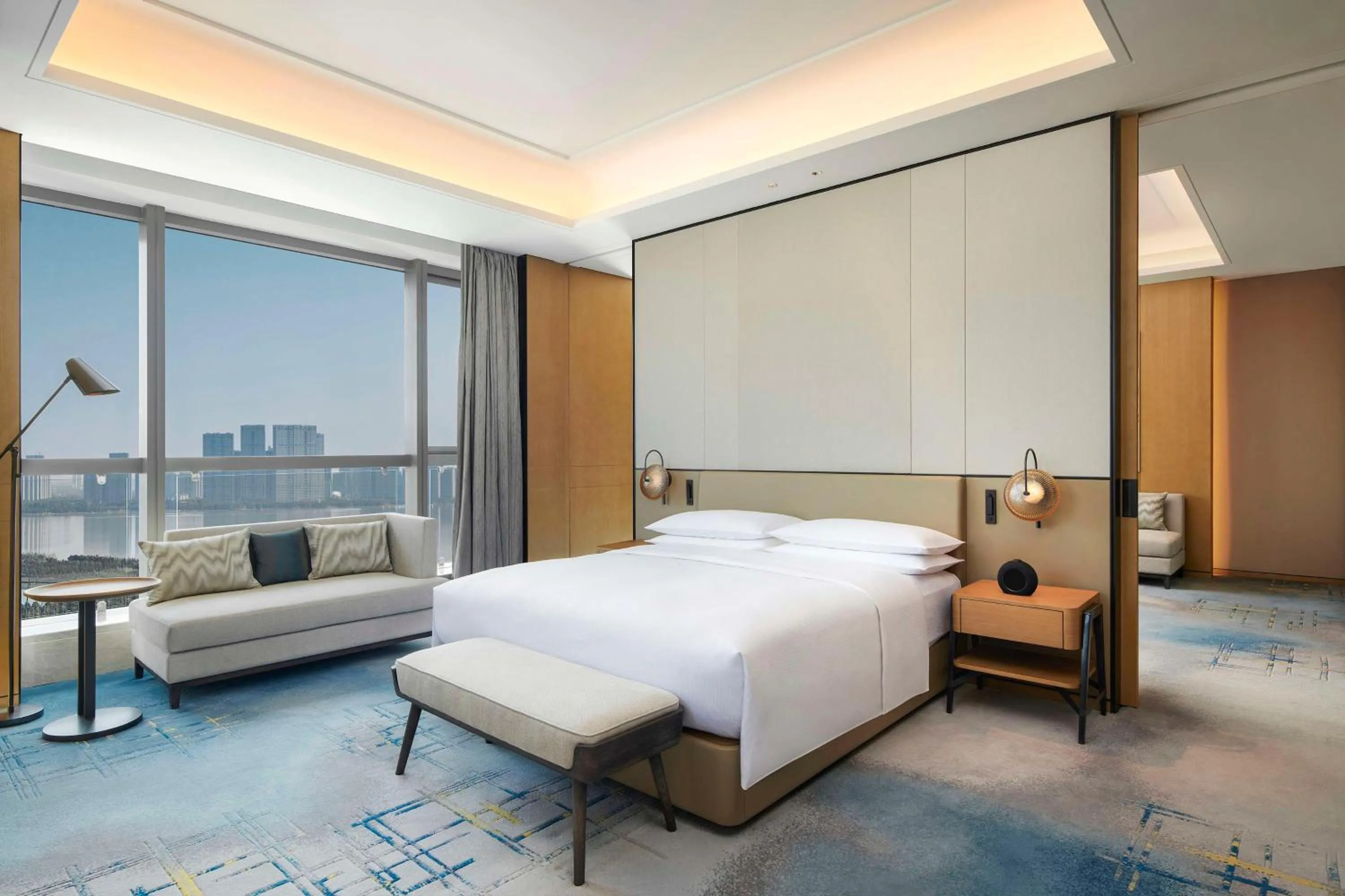 Deluxe King Suite in Doubletree By Hilton Suzhou Wuzhong