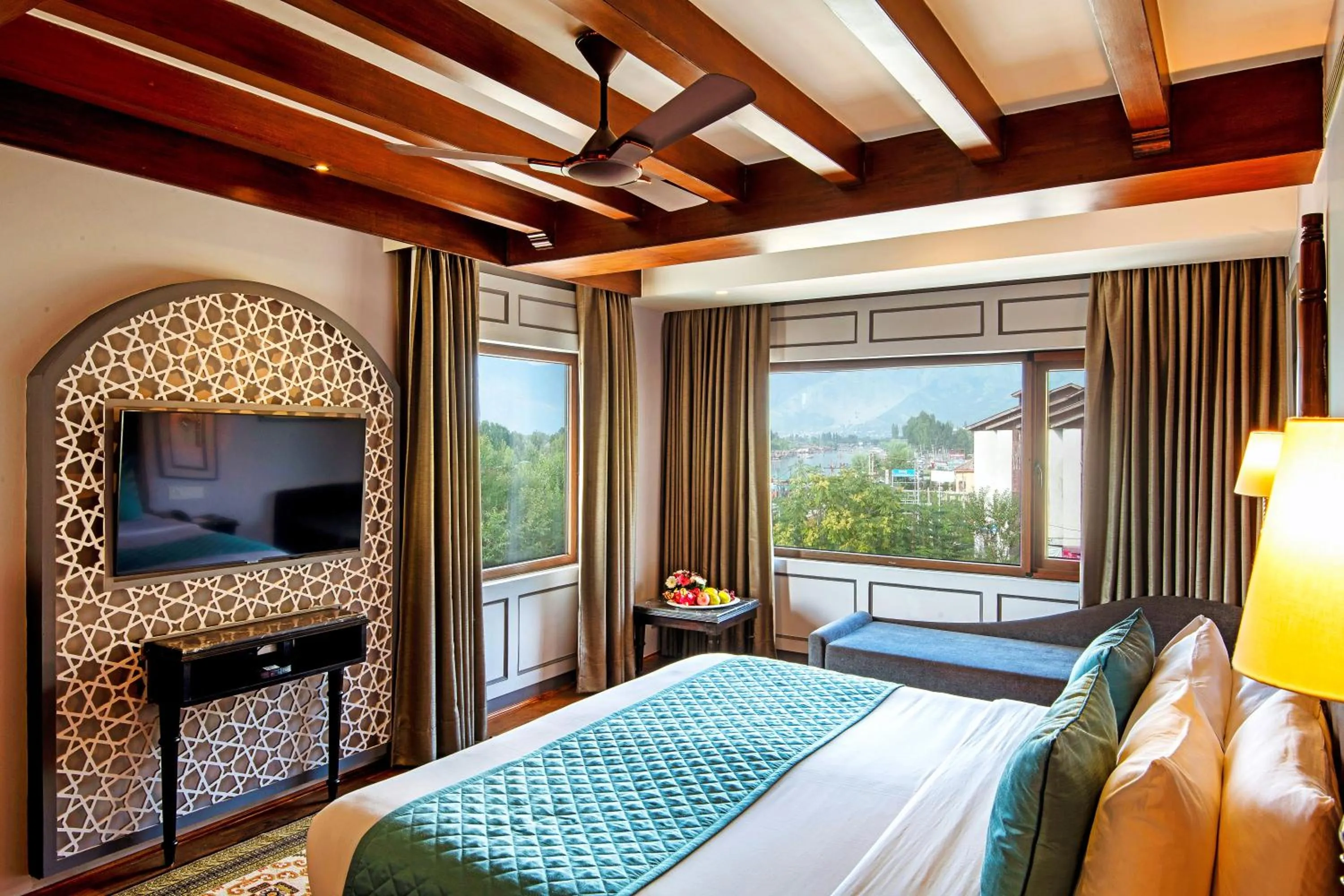  Premier Room with Lake View in The Vintage Srinagar at Dal Lake
