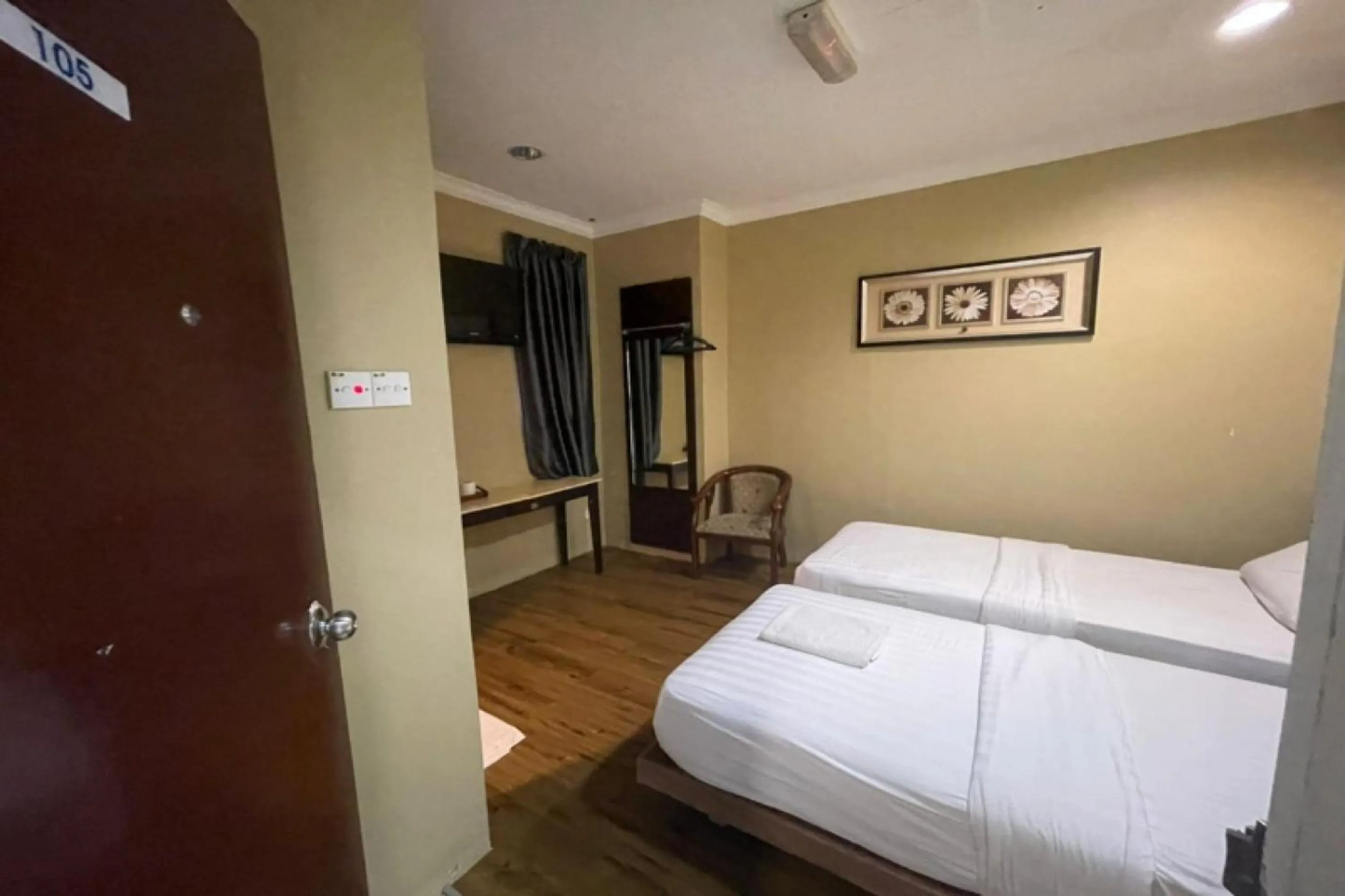 Deluxe Twin Room in OYO 90411 Perdana Hotel Labuan