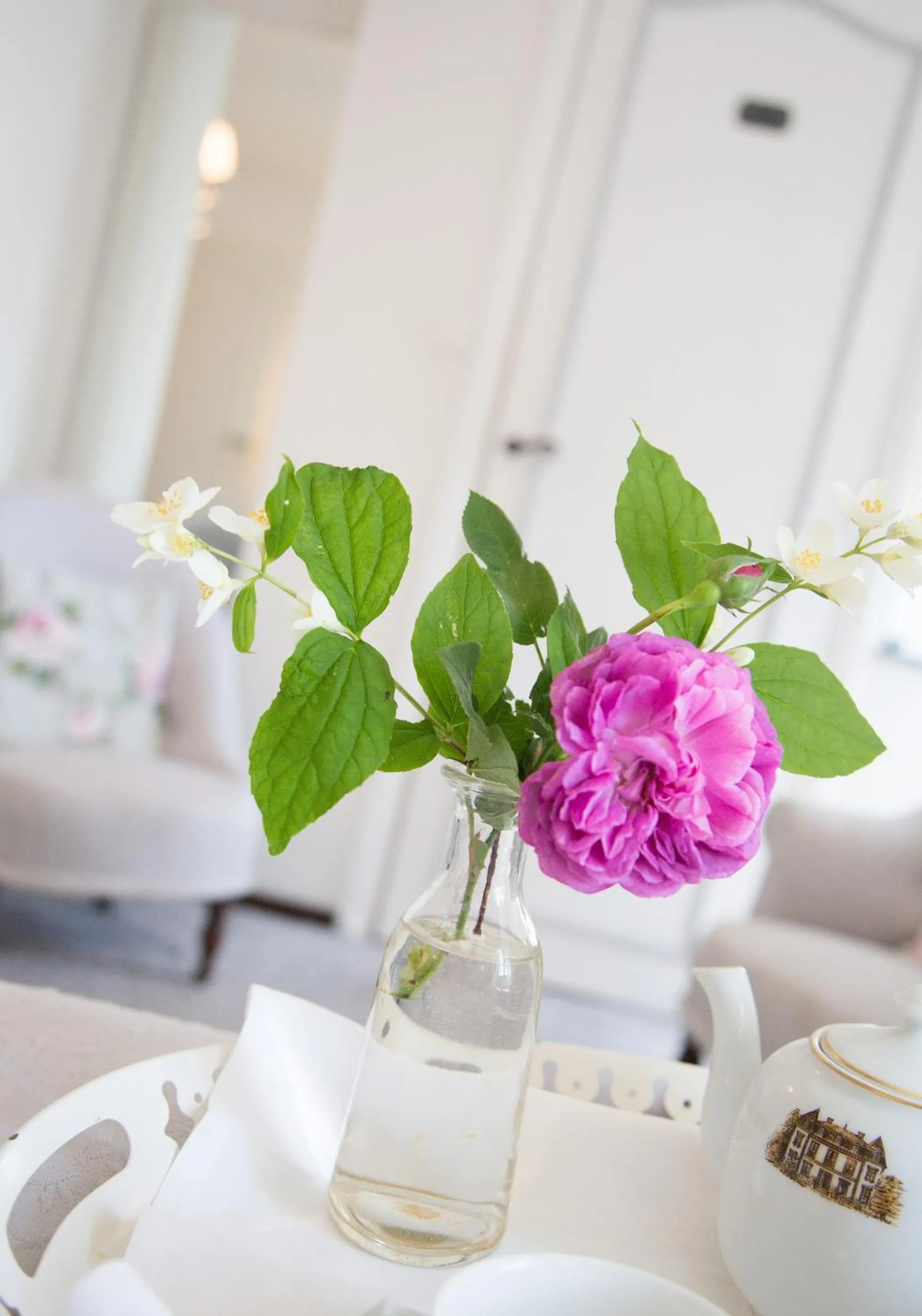 Twin Room in Logis Hôtel Restaurant Château Bellevue